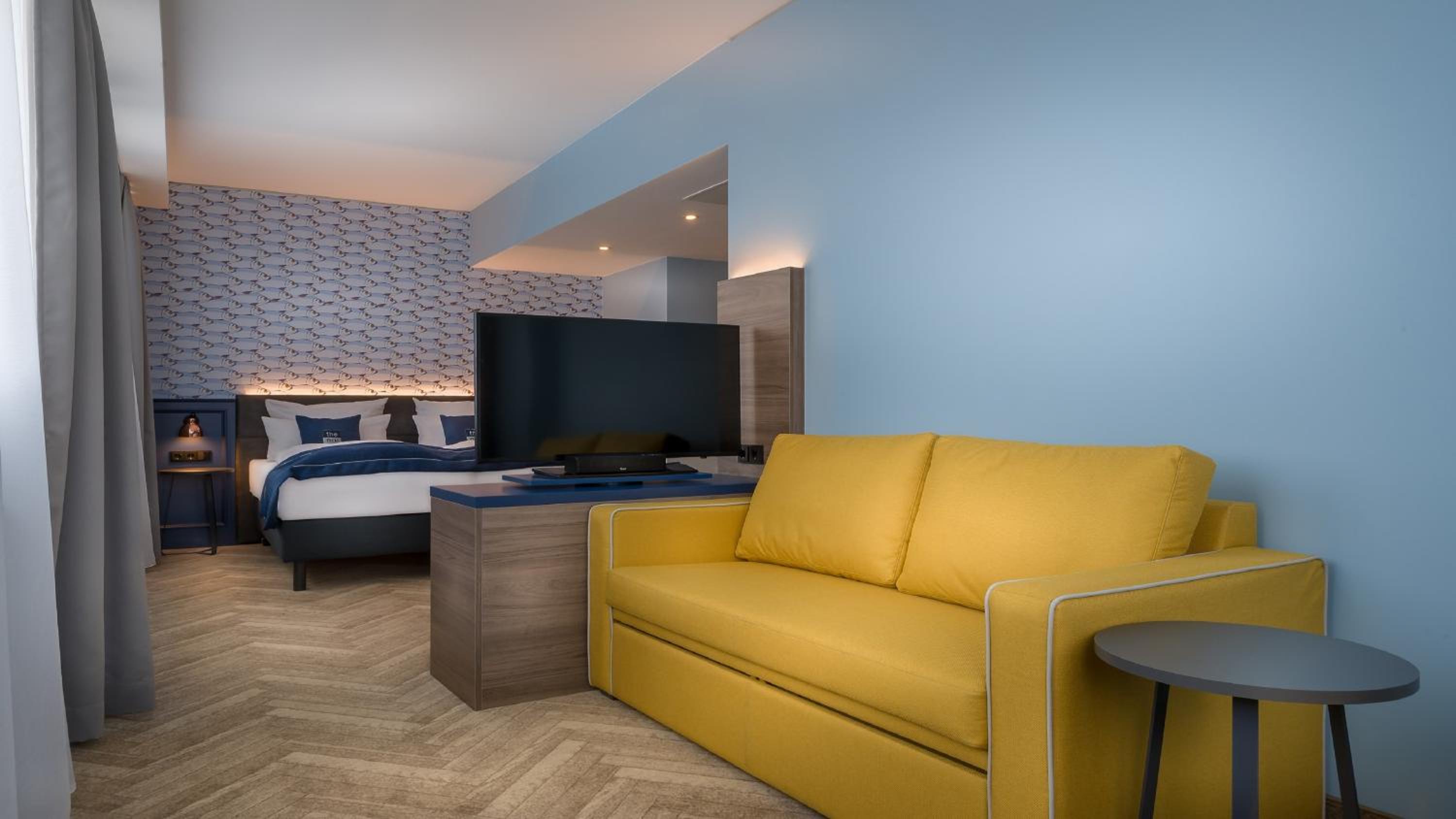 Premium Queen room with single sofa bed