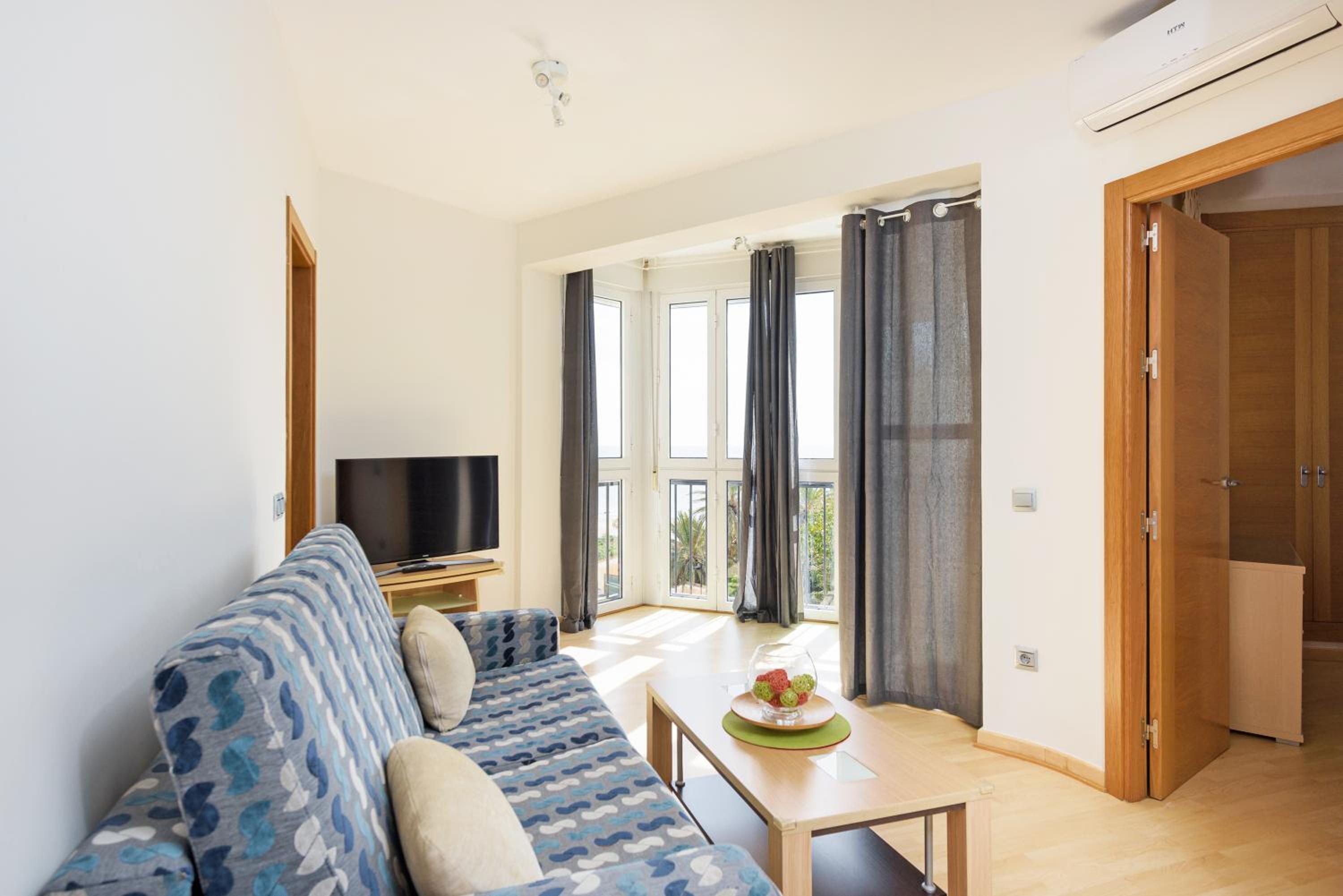 Apartamento de dos habitaciones con vista al mar