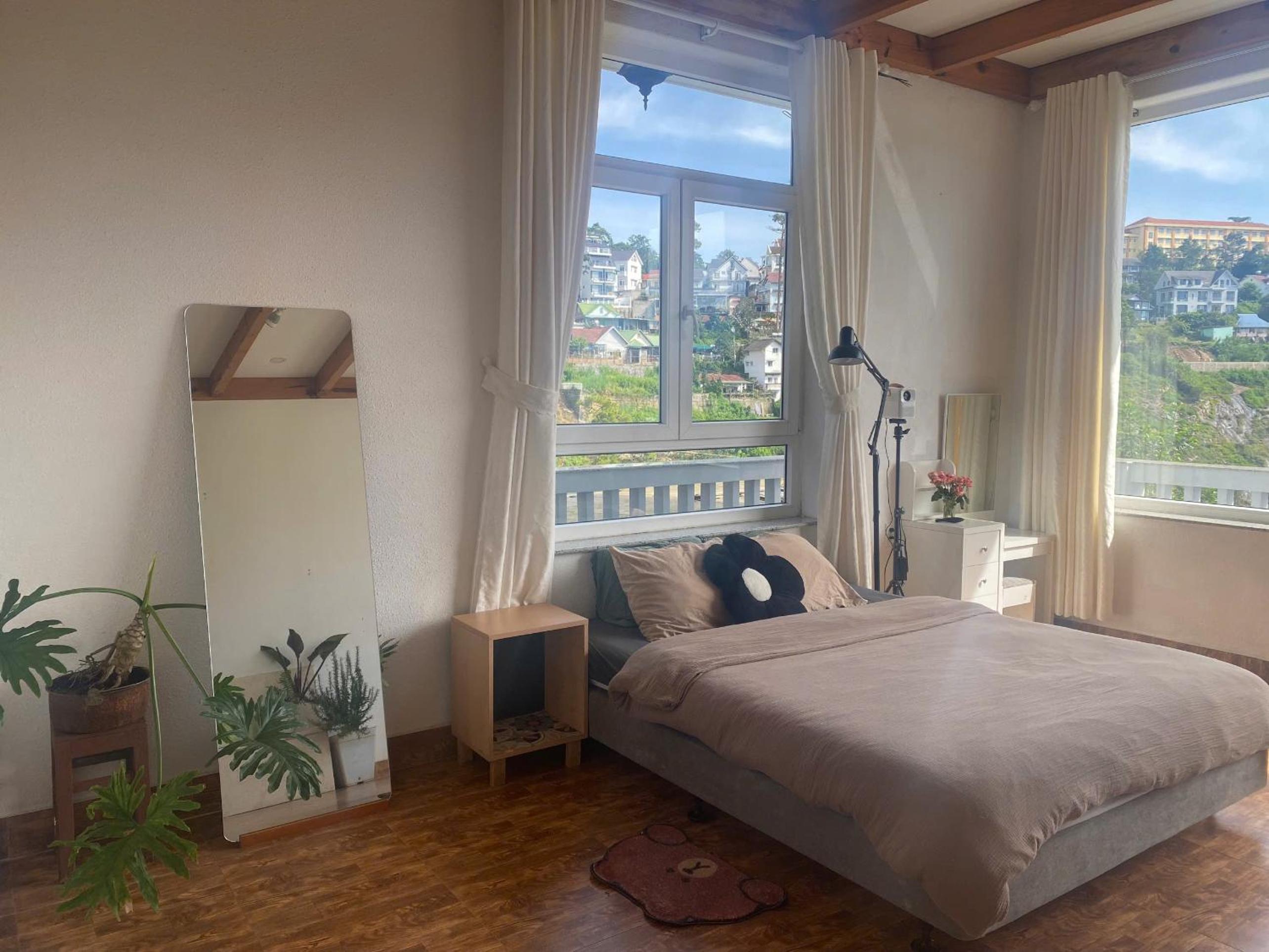 King Room with Mountain View photo 2