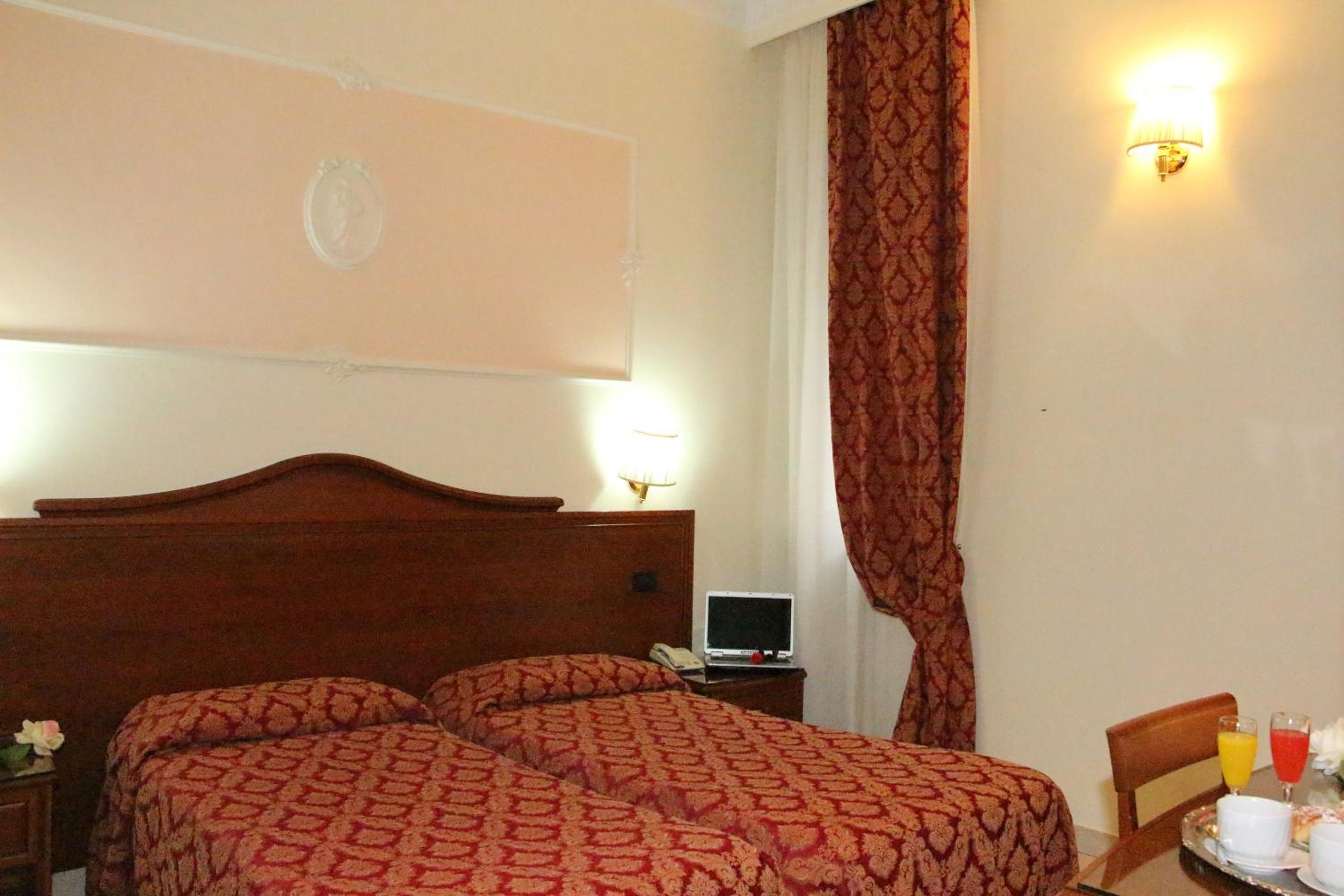 Twin Room photo 1