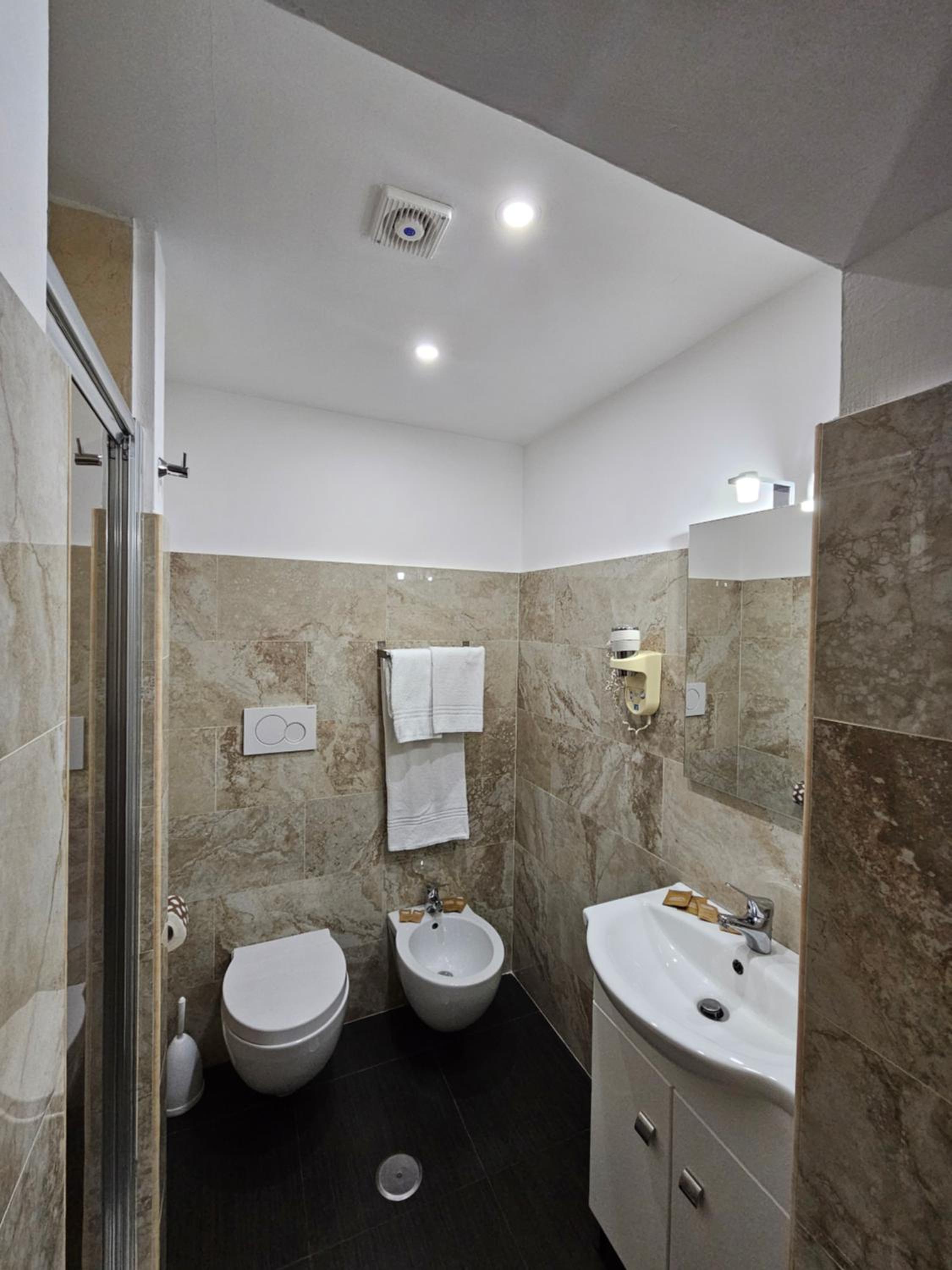 Quintuple Room photo 2