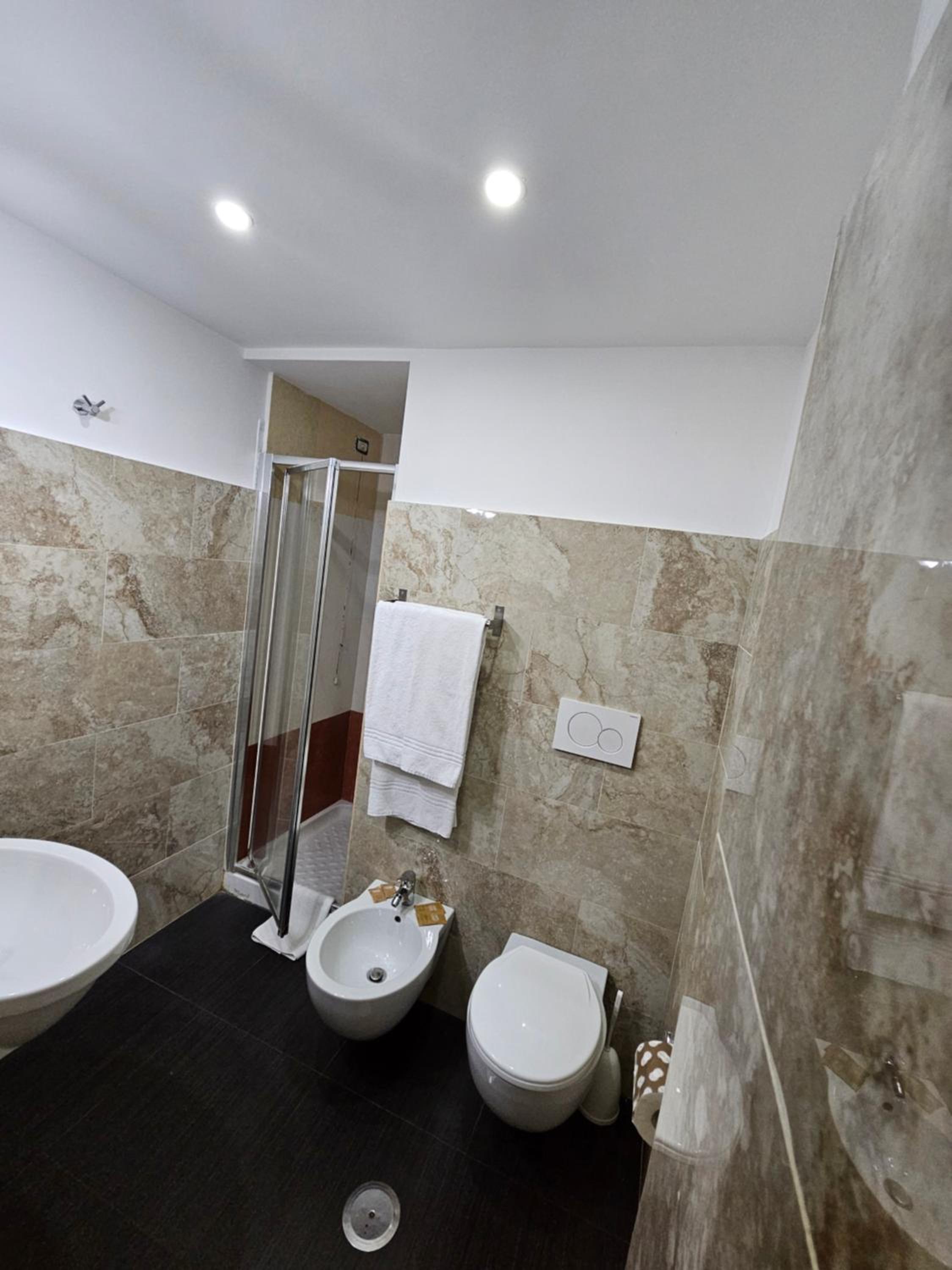 Quintuple Room