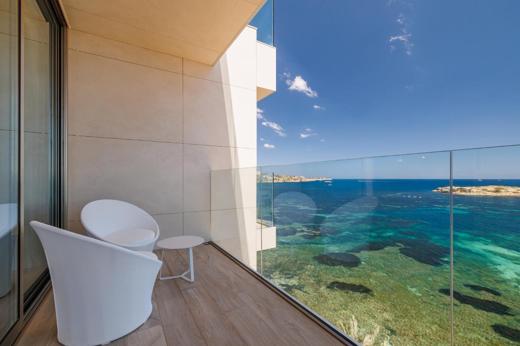 Junior Suite with Free Spa Access photo 3