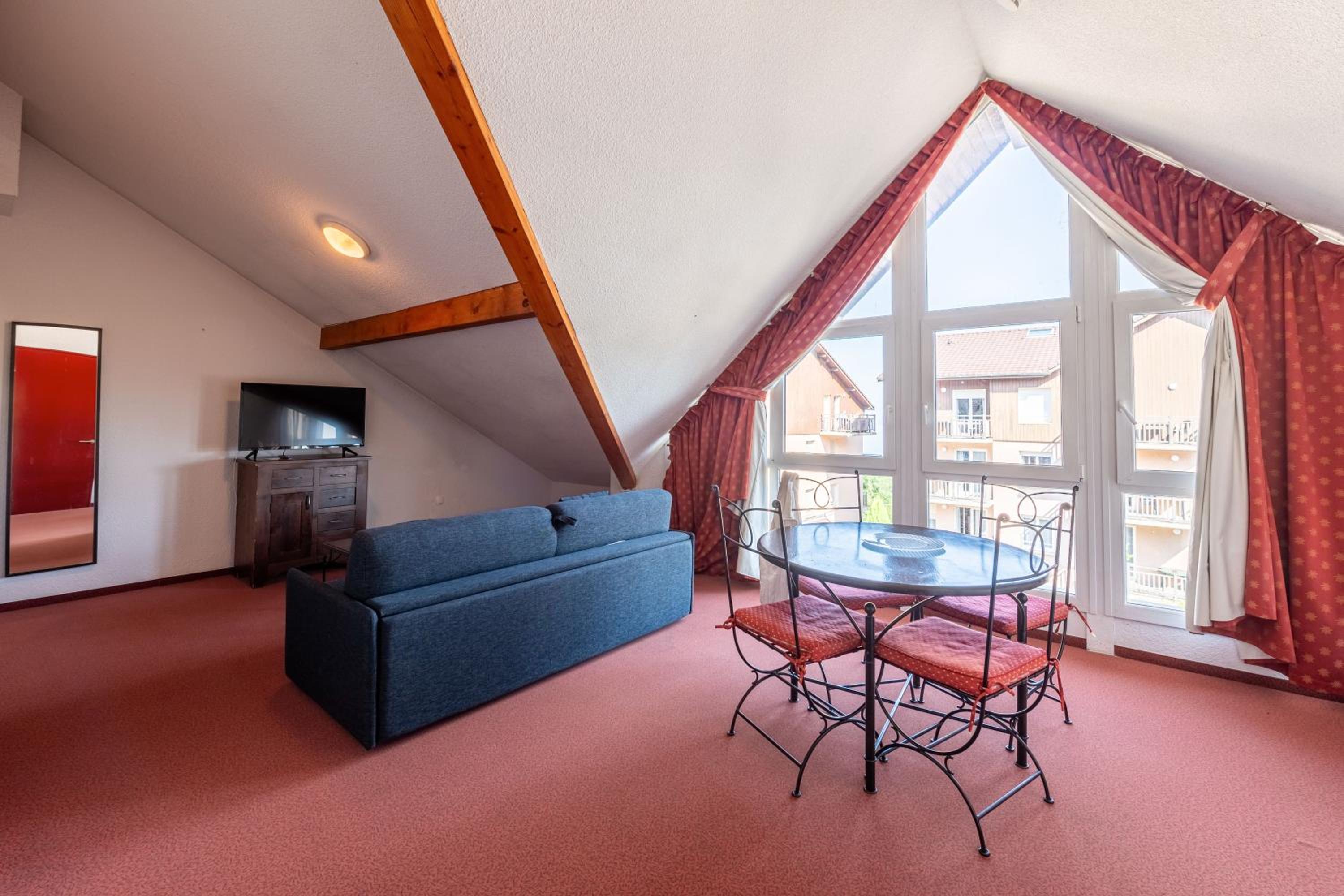 One Bedroom Apartment - Photo 4
