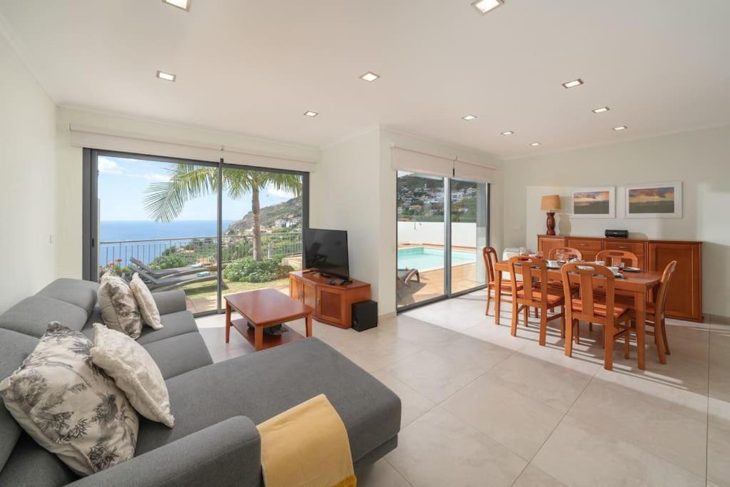 Villa photo 1