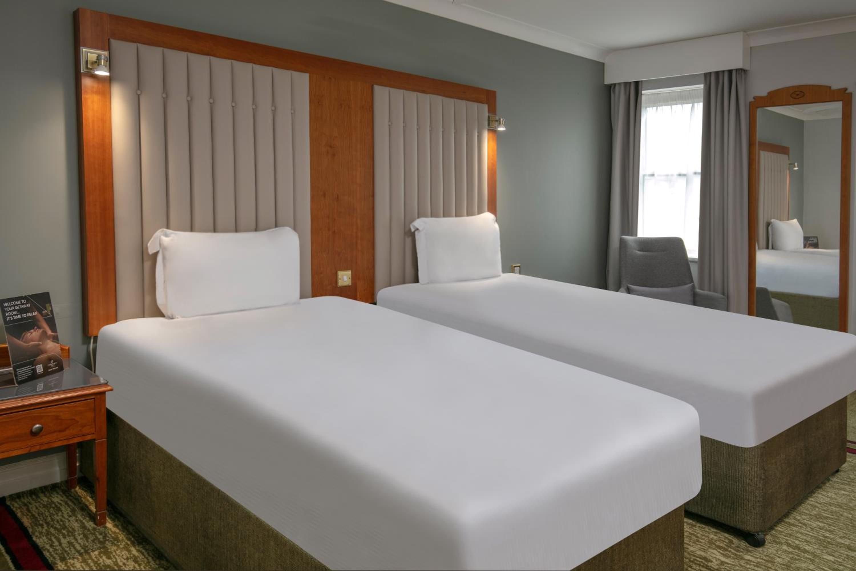 Classic Twin Room - Photo 2
