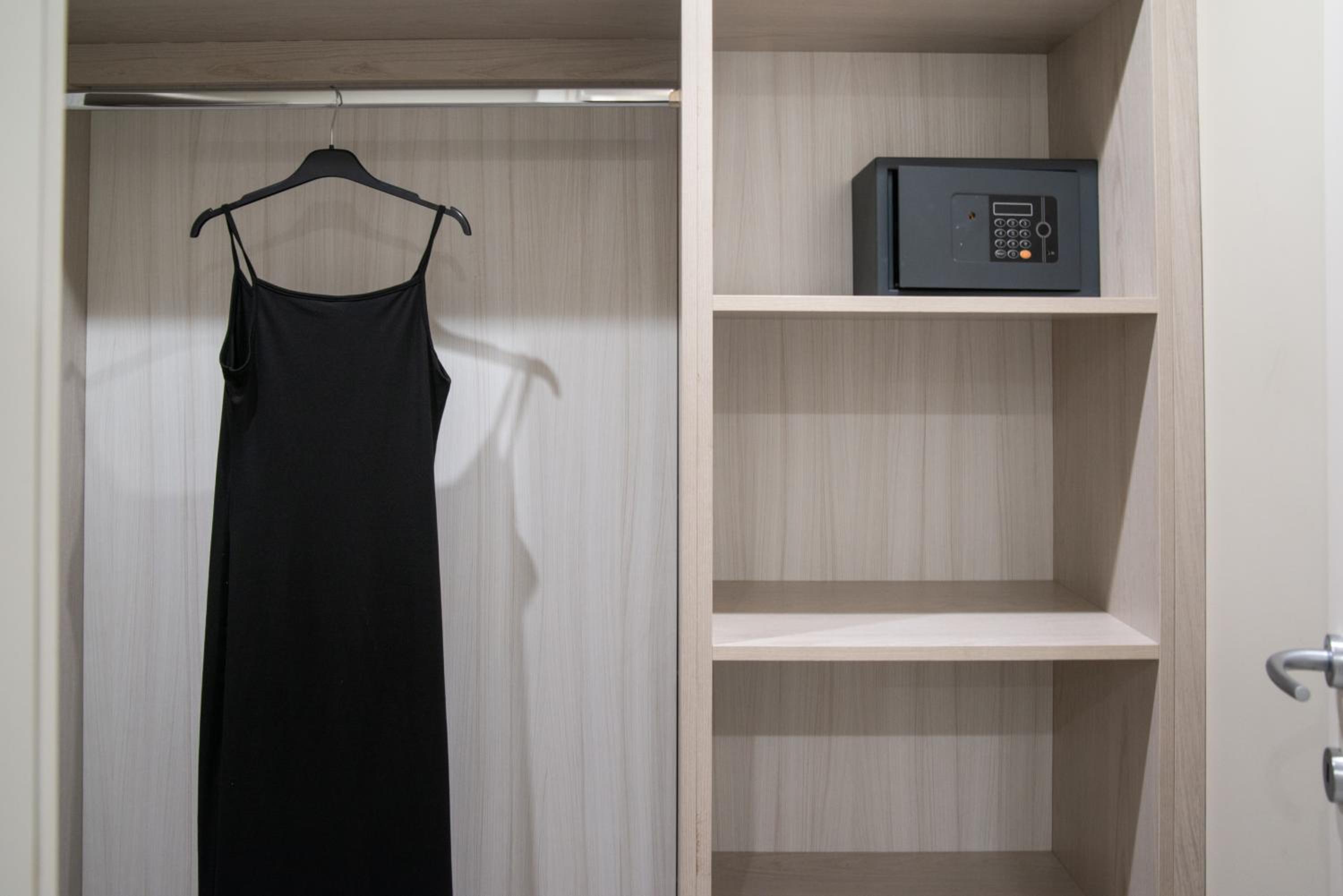 Suite - Photo 12