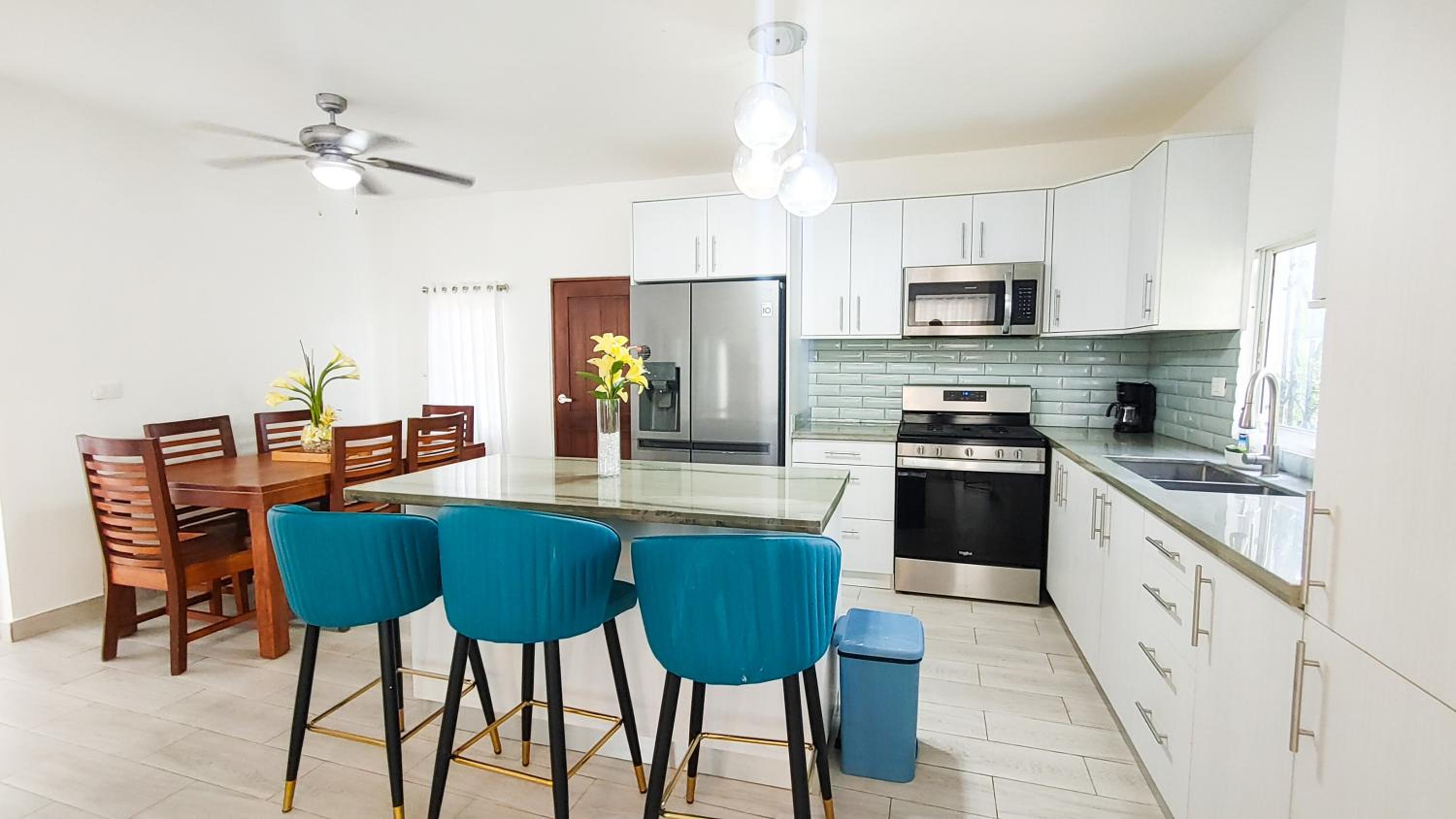 Three-Bedroom House photo 2