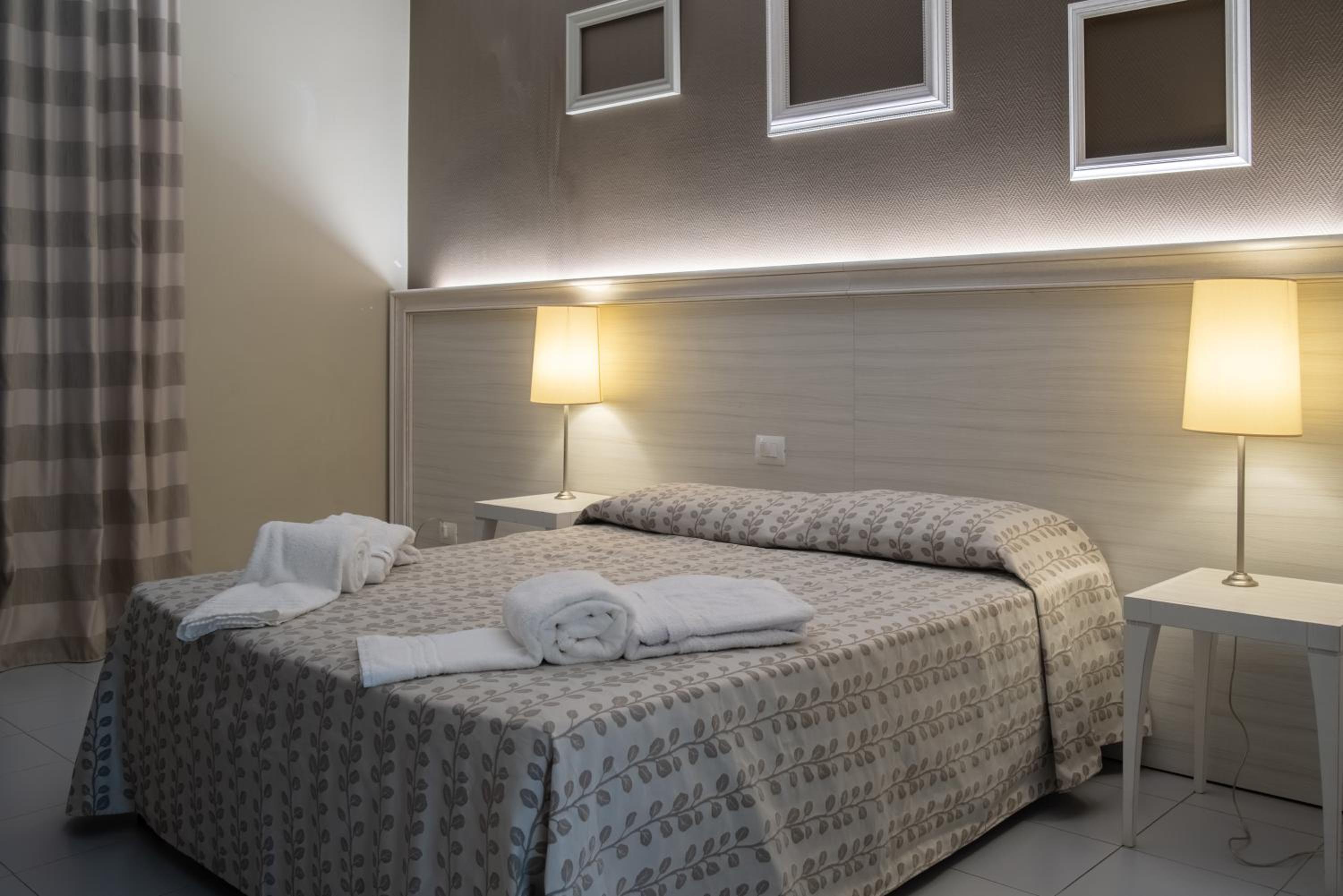 Double or Twin Room - Photo 1