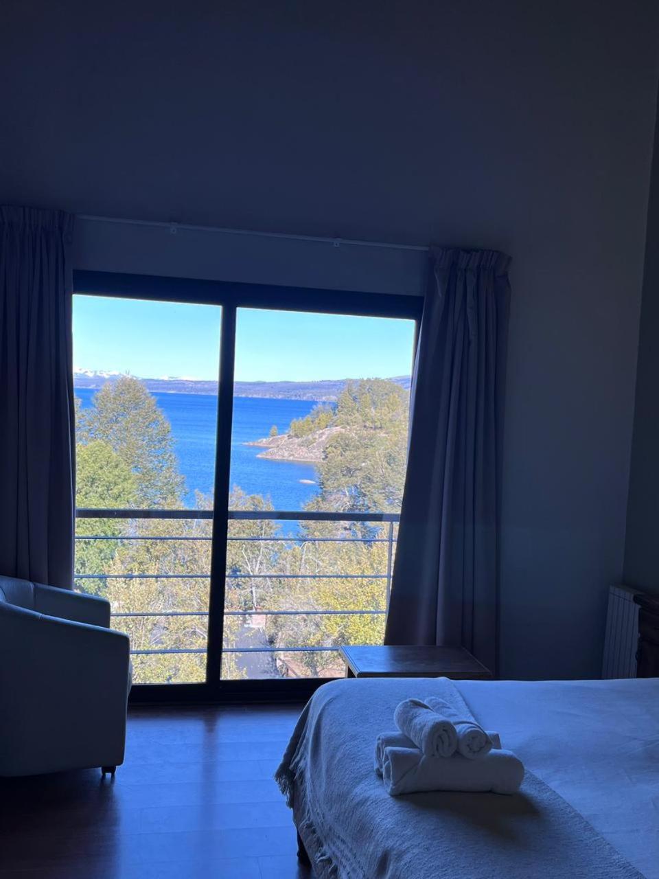 Apartment with Lake View photo 3