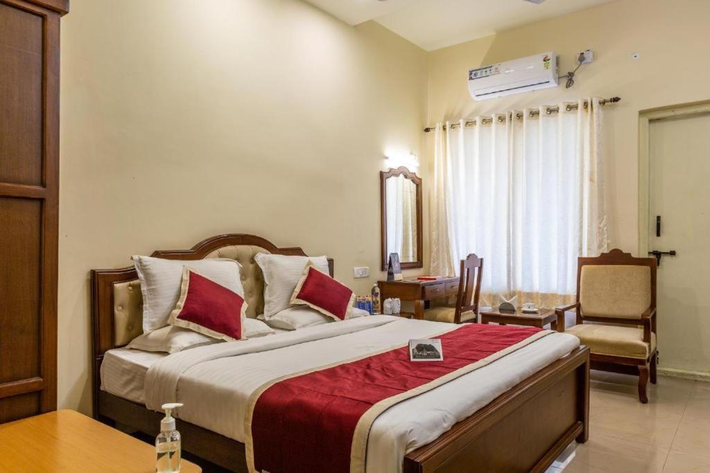 Standard Double or Twin Room photo 2