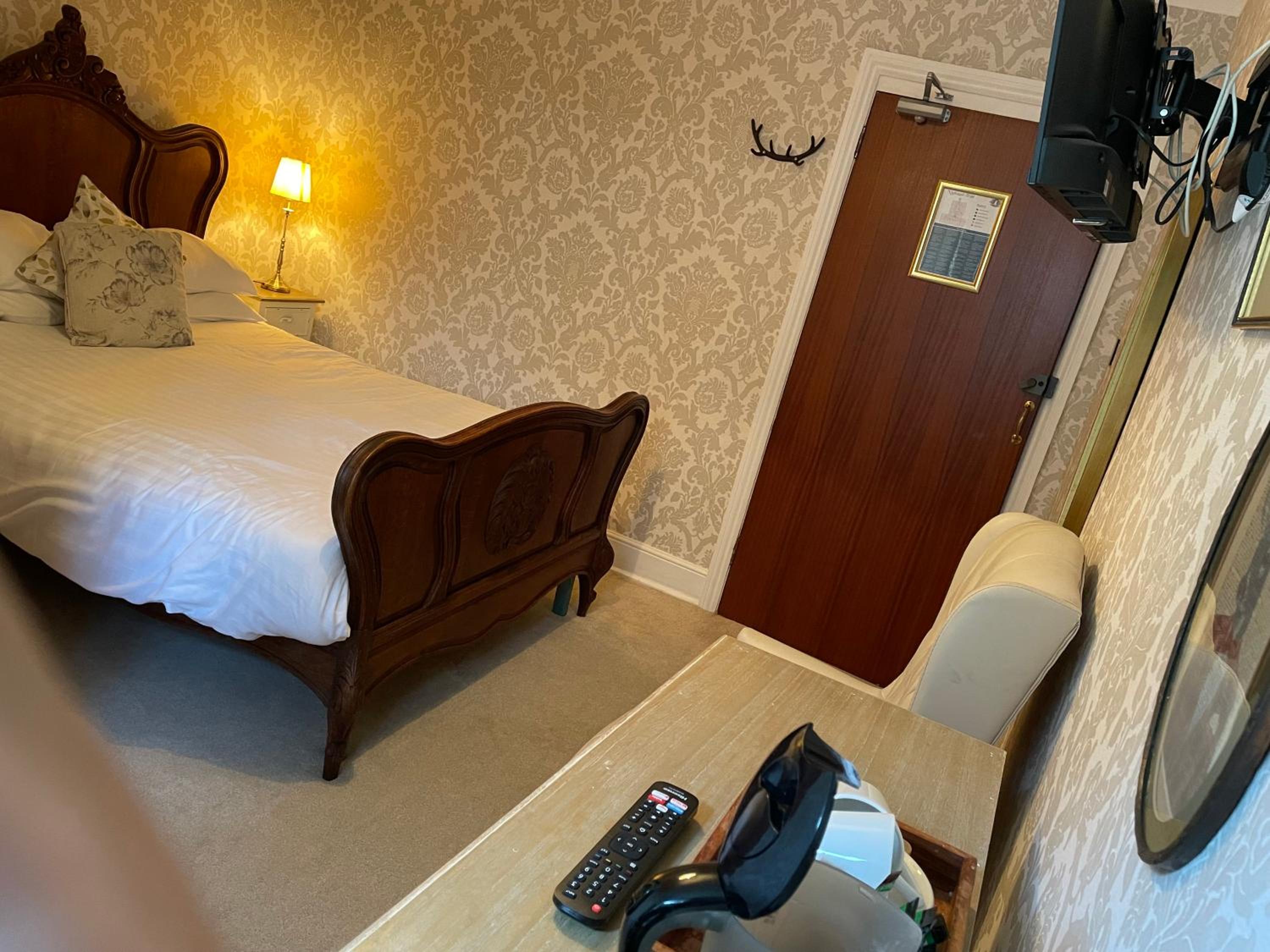 Double Room - Photo 6