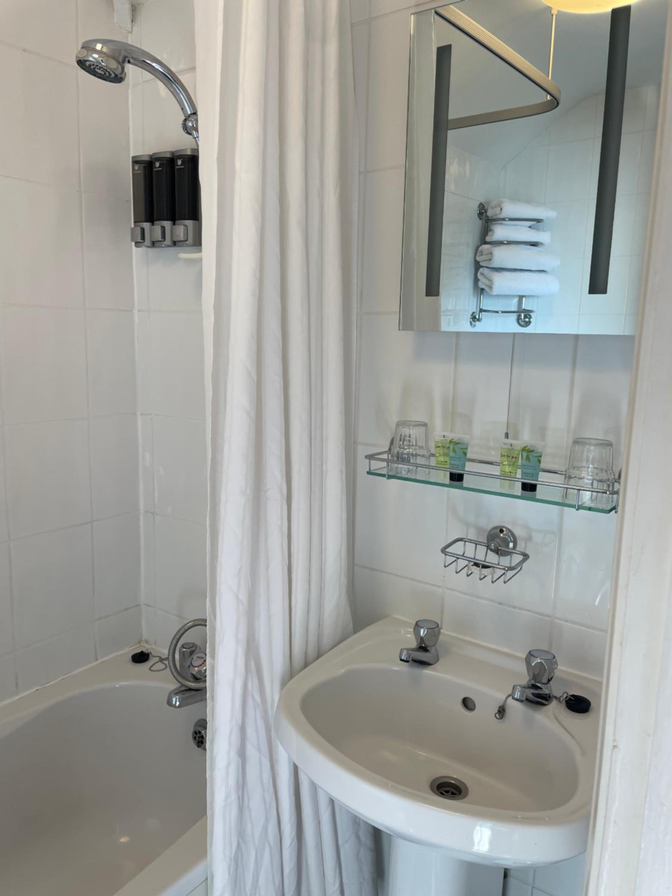 Deluxe Double Room with Sea View - Photo 4