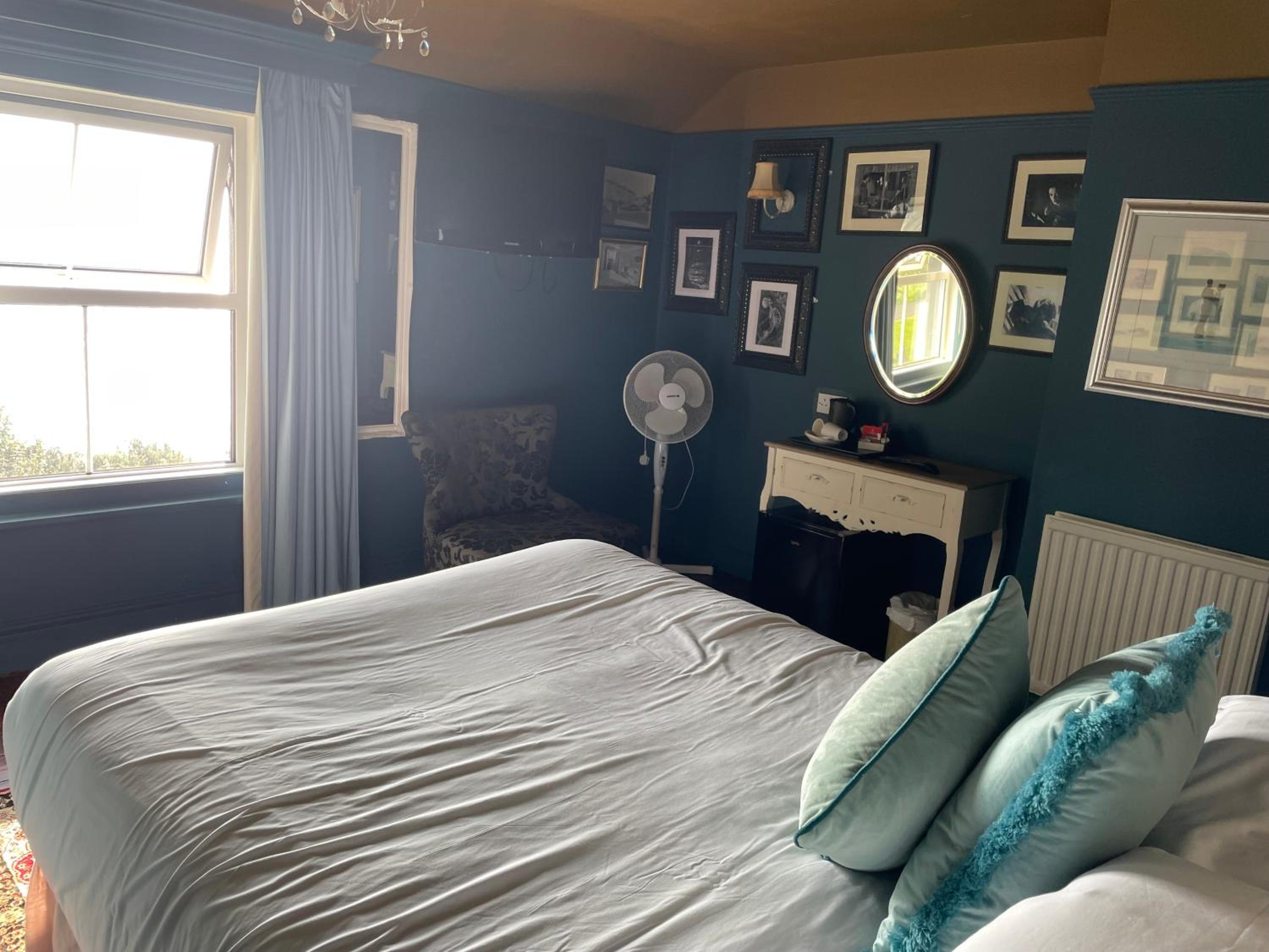 Deluxe Double Room with Sea View - Photo 7
