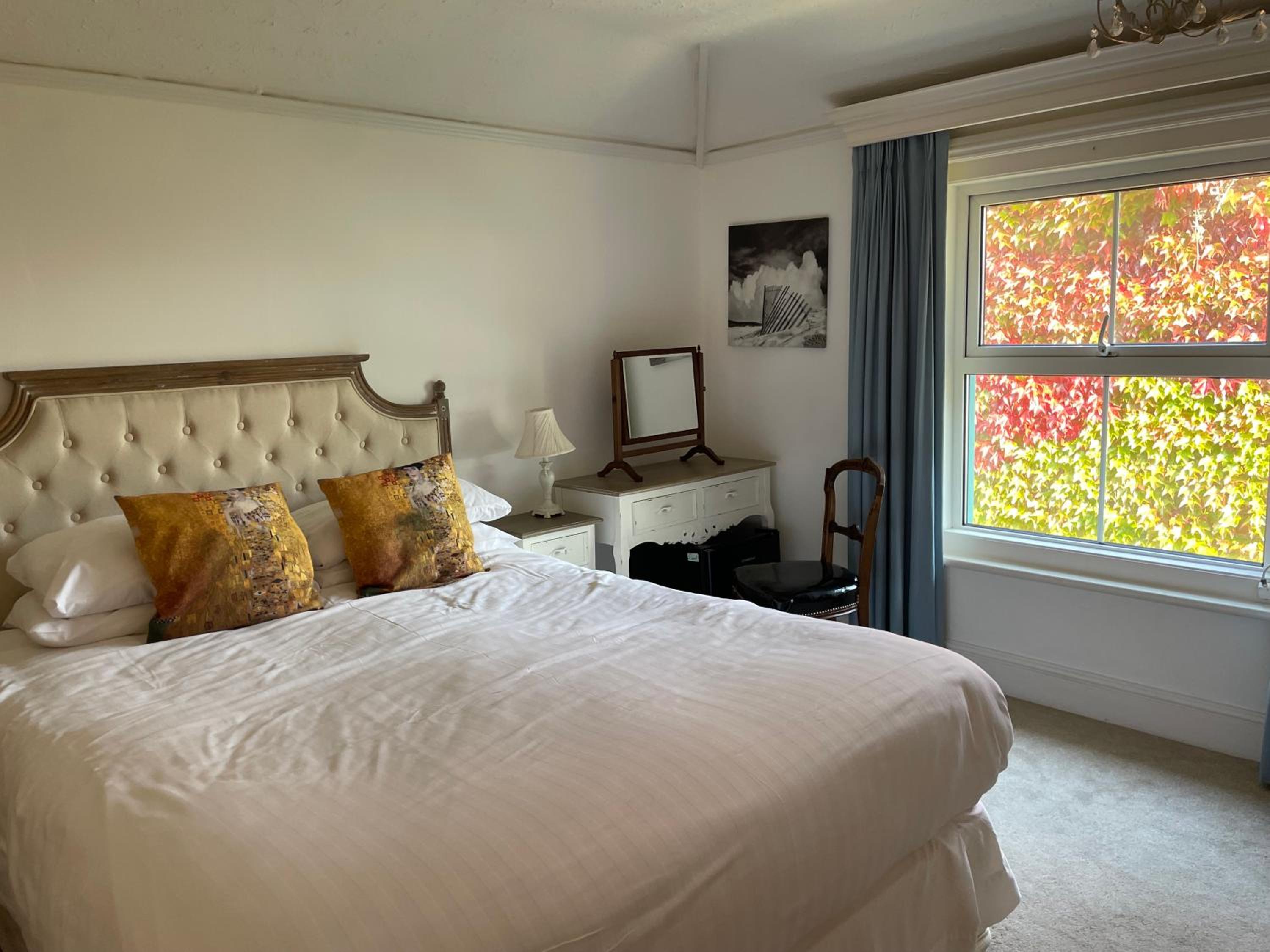 Deluxe Double Room with Sea View - Photo 9