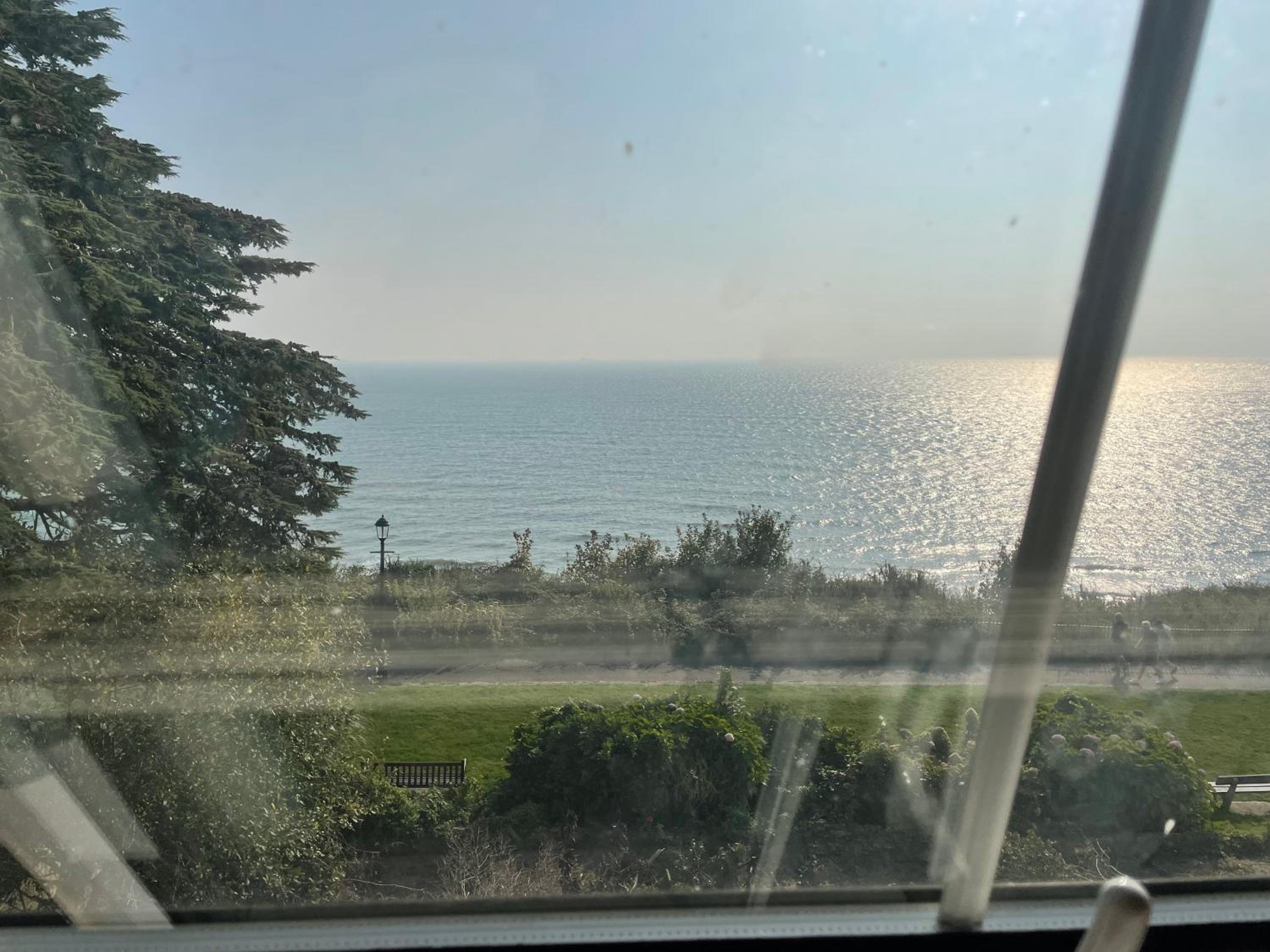 Deluxe Double Room with Sea View - Photo 13