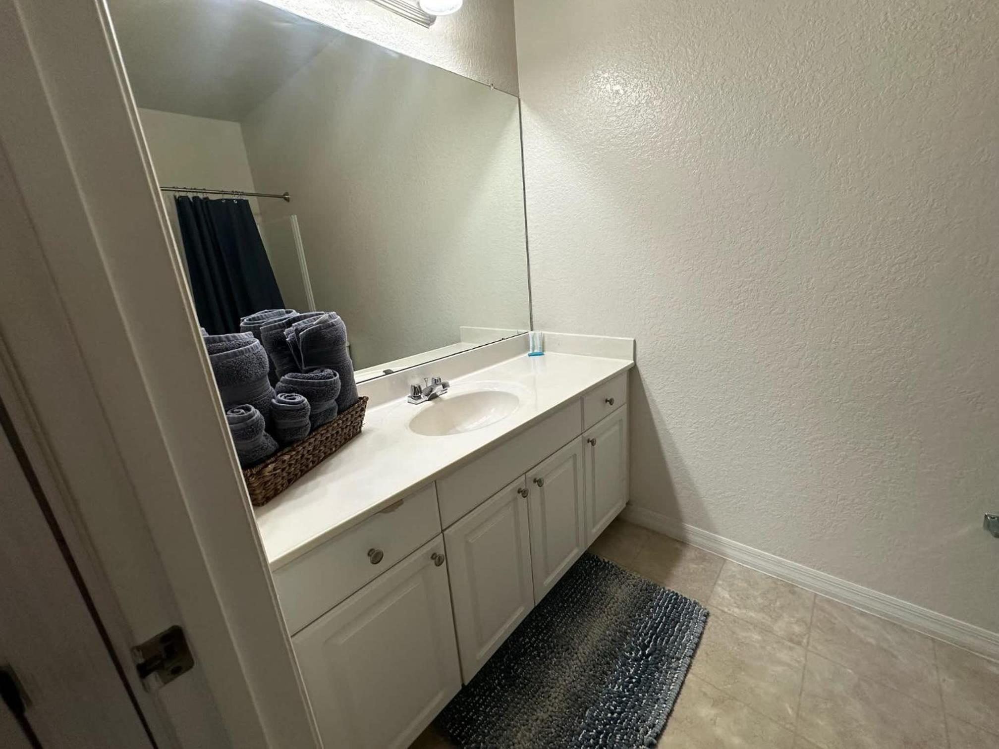 Apartment photo 2