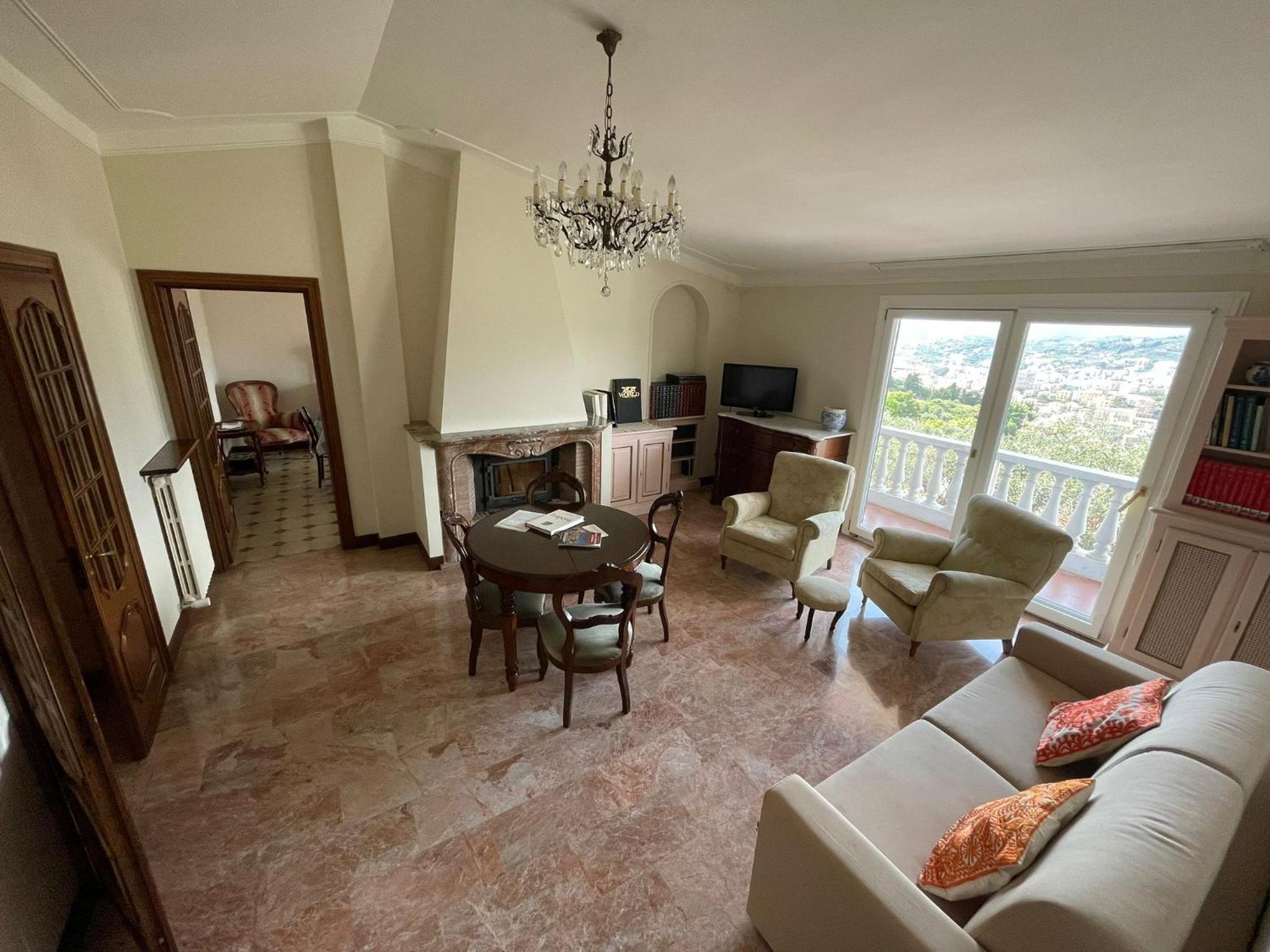 Three-Bedroom House photo 3