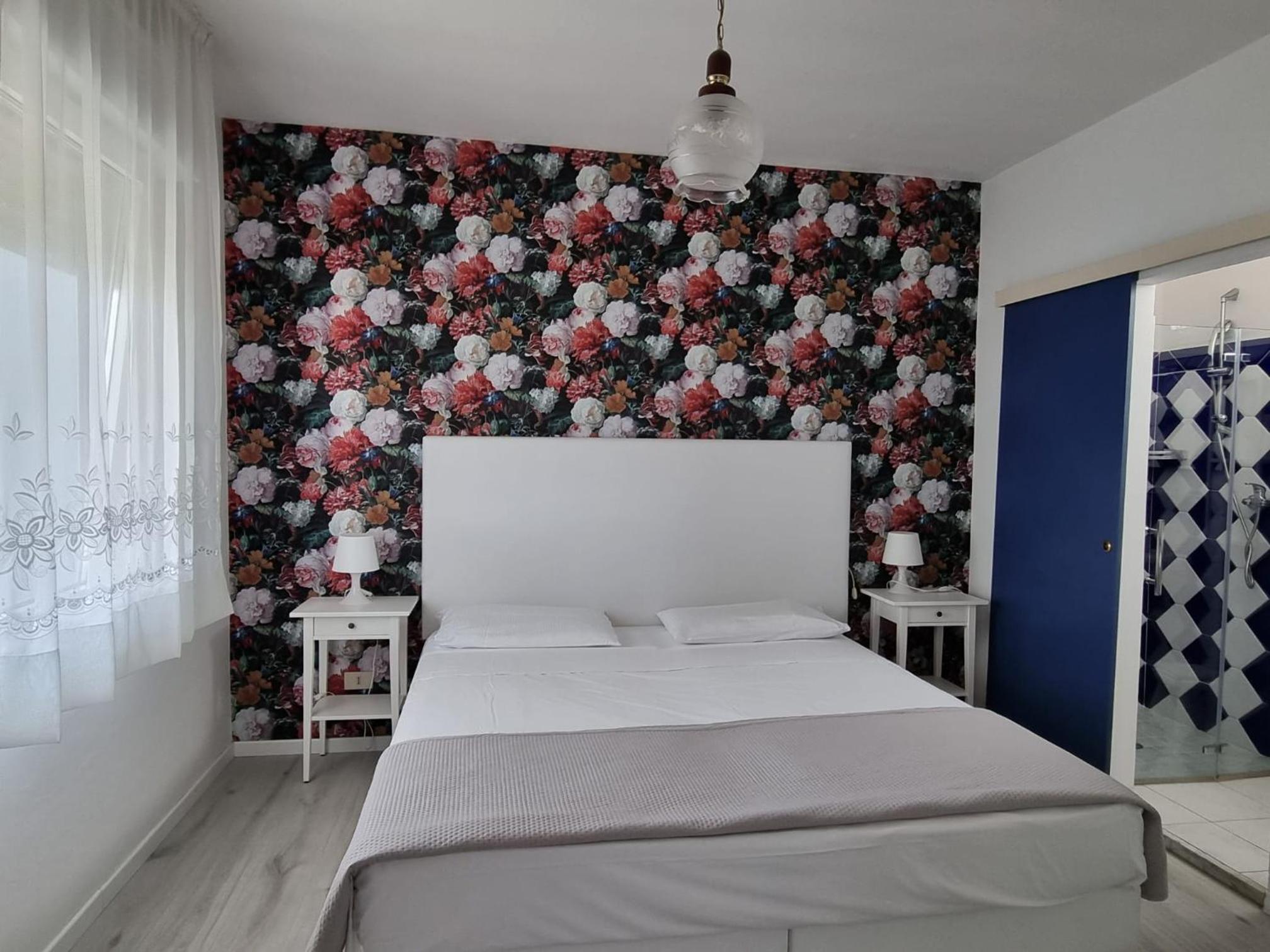 One-Bedroom Apartment with Terrace photo 1