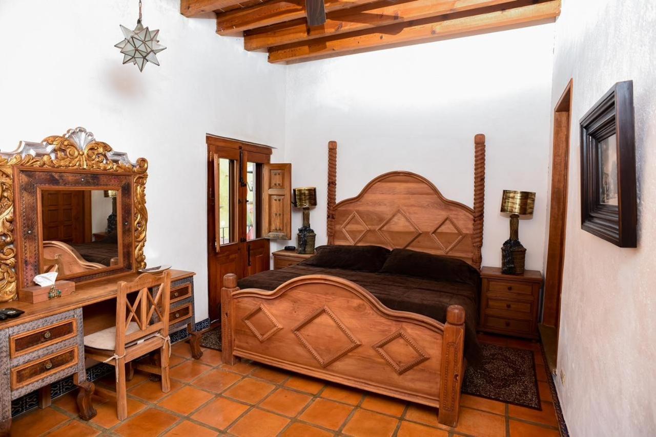 King Suite with Balcony - Photo 1