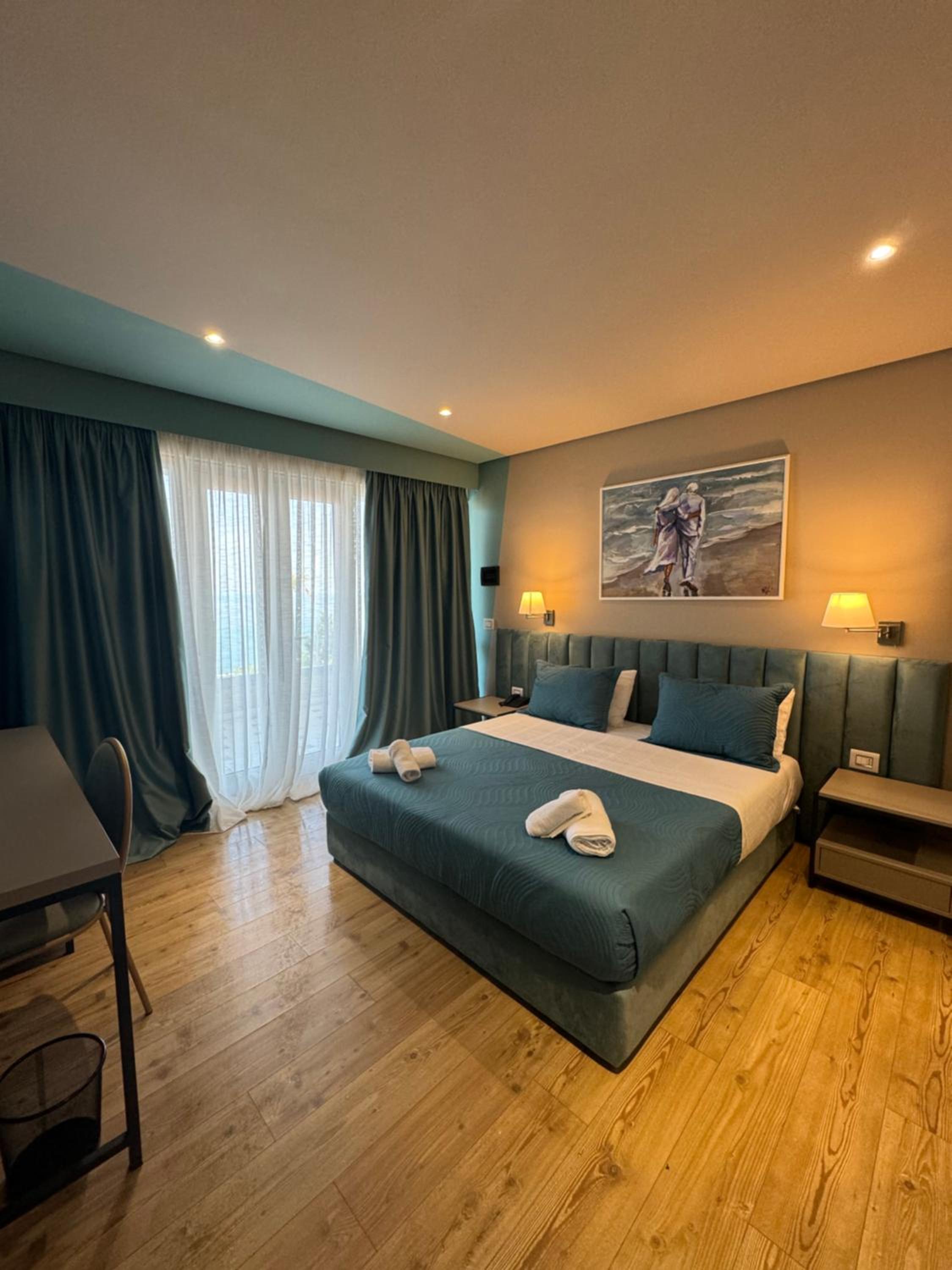 Deluxe Double Room with Balcony and Sea View