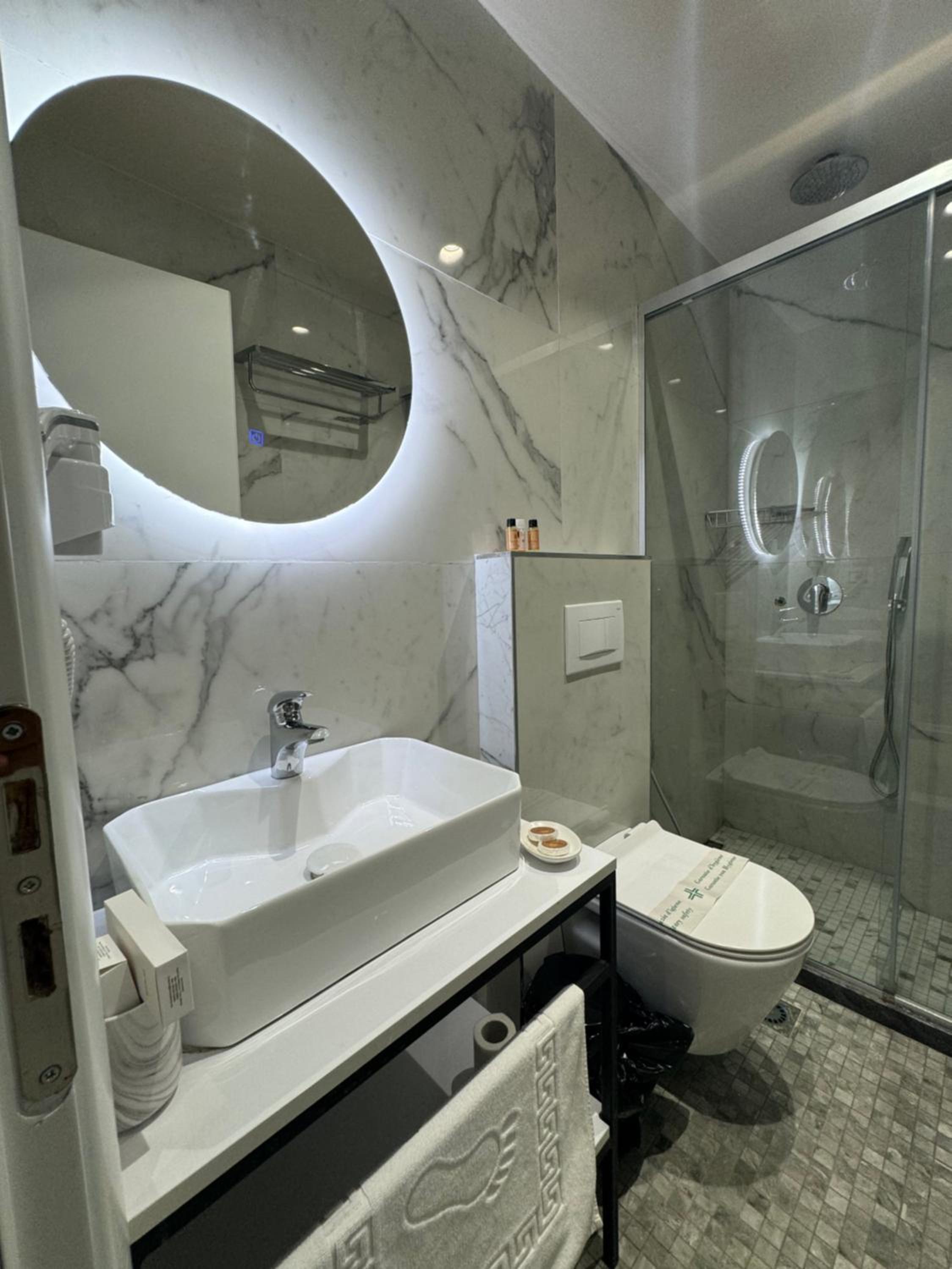 Deluxe Double Room with Balcony and Sea View