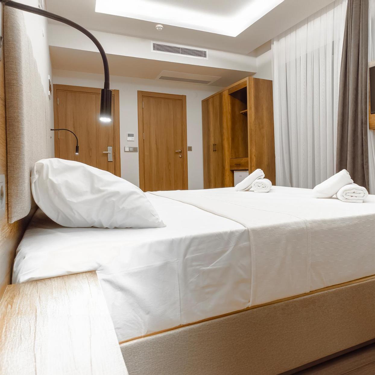 Deluxe Double or Twin Room with River View photo 2
