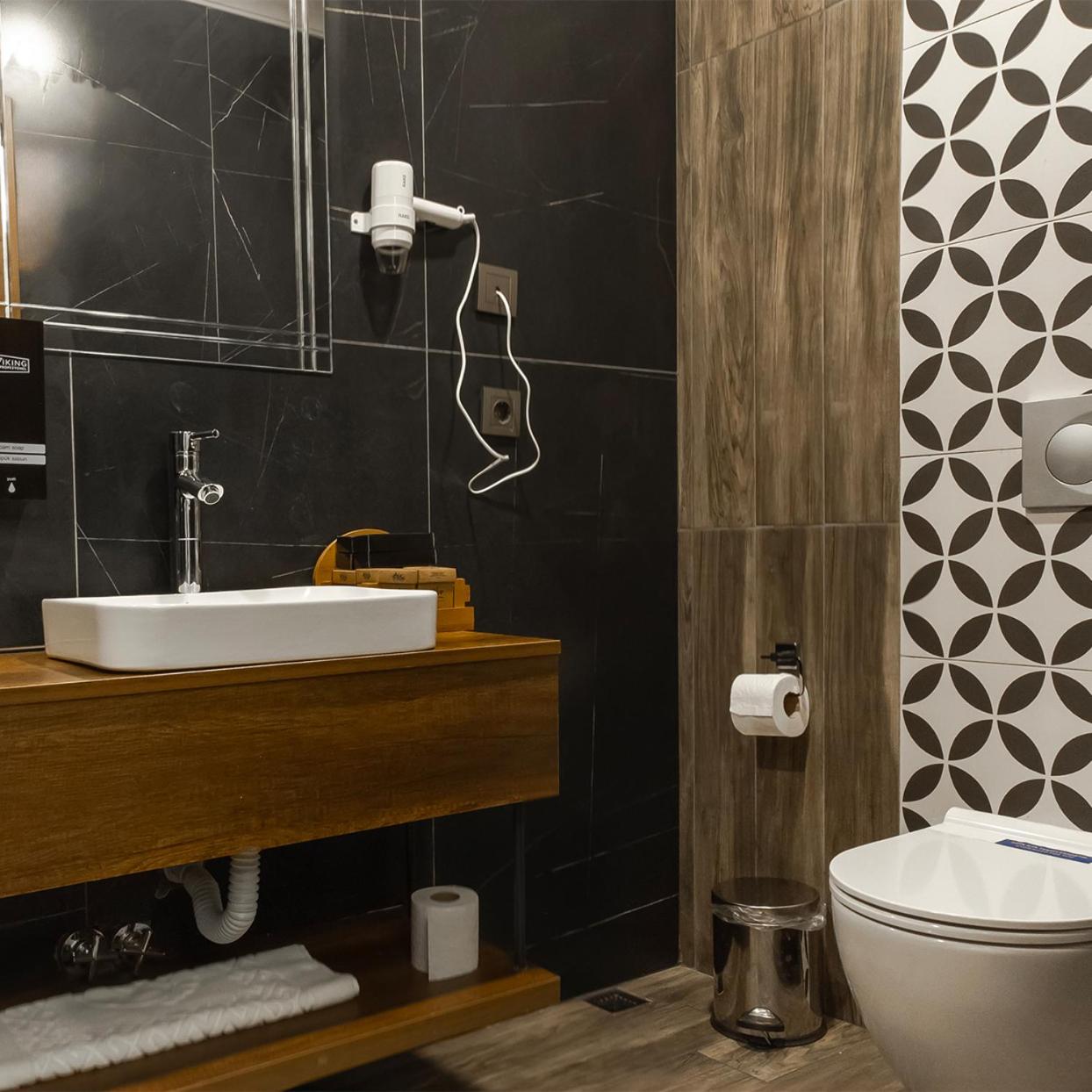 Deluxe Double or Twin Room with River View photo 3
