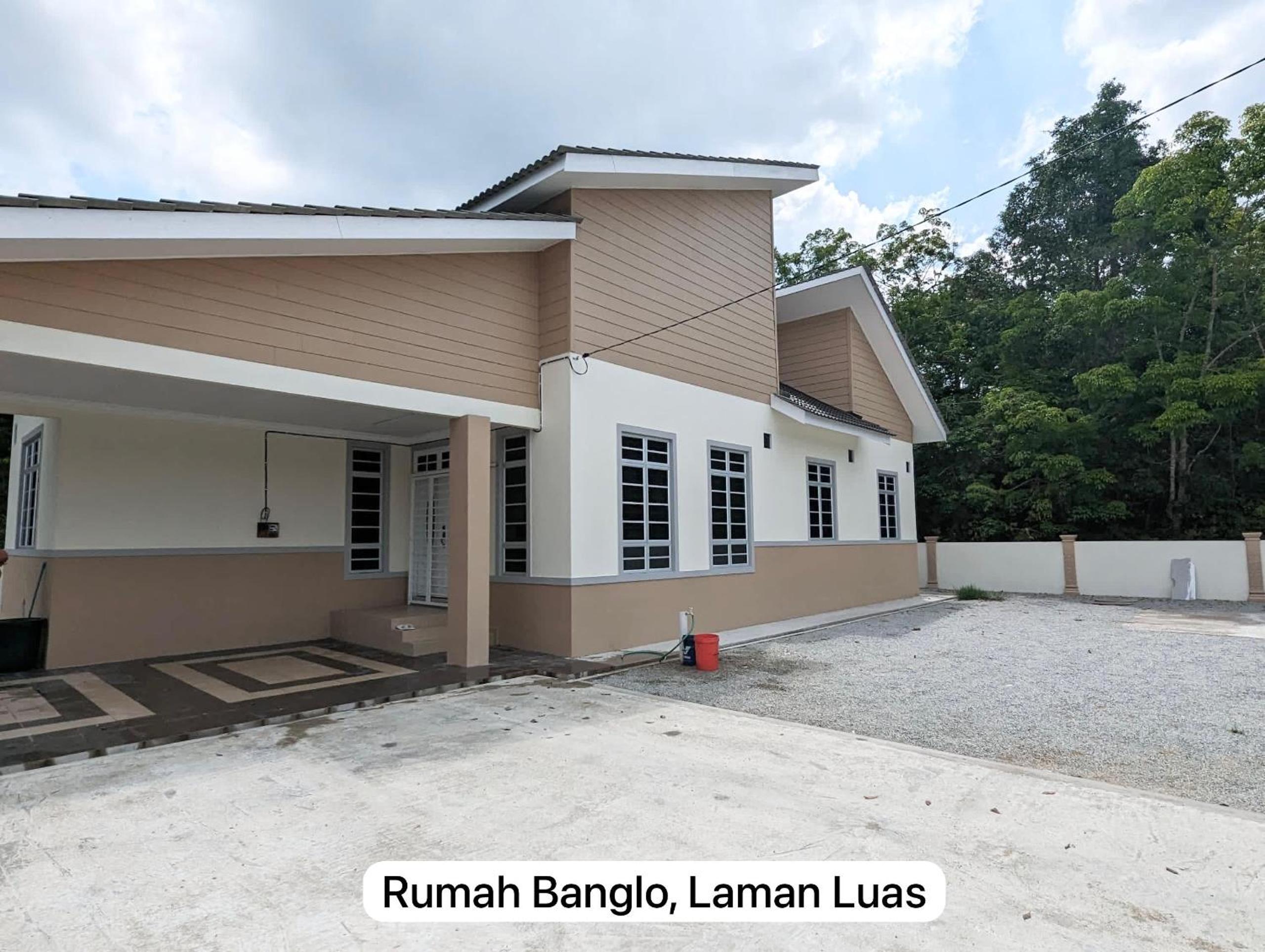 Three-Bedroom House photo 1