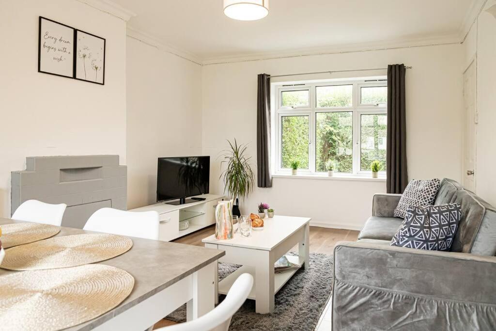 Four-Bedroom House photo 1