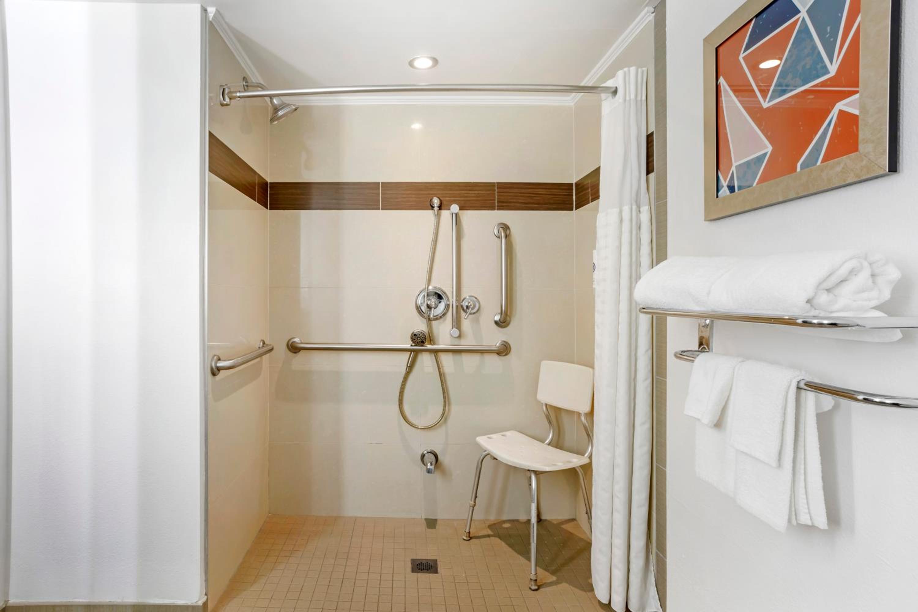 King Room - Accessible/Non-Smoking - Photo 6