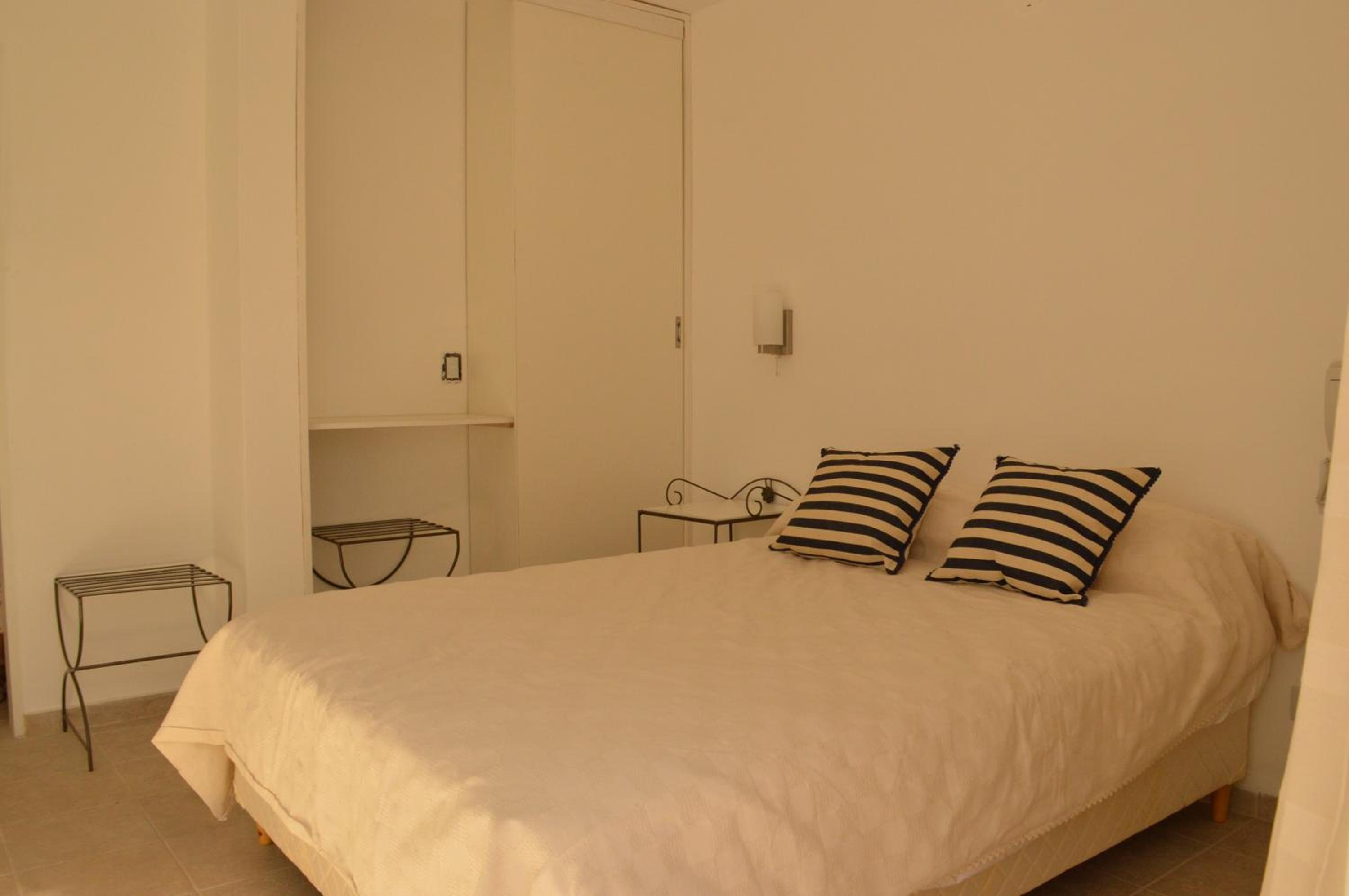 Queen Room - Disability Access photo 1