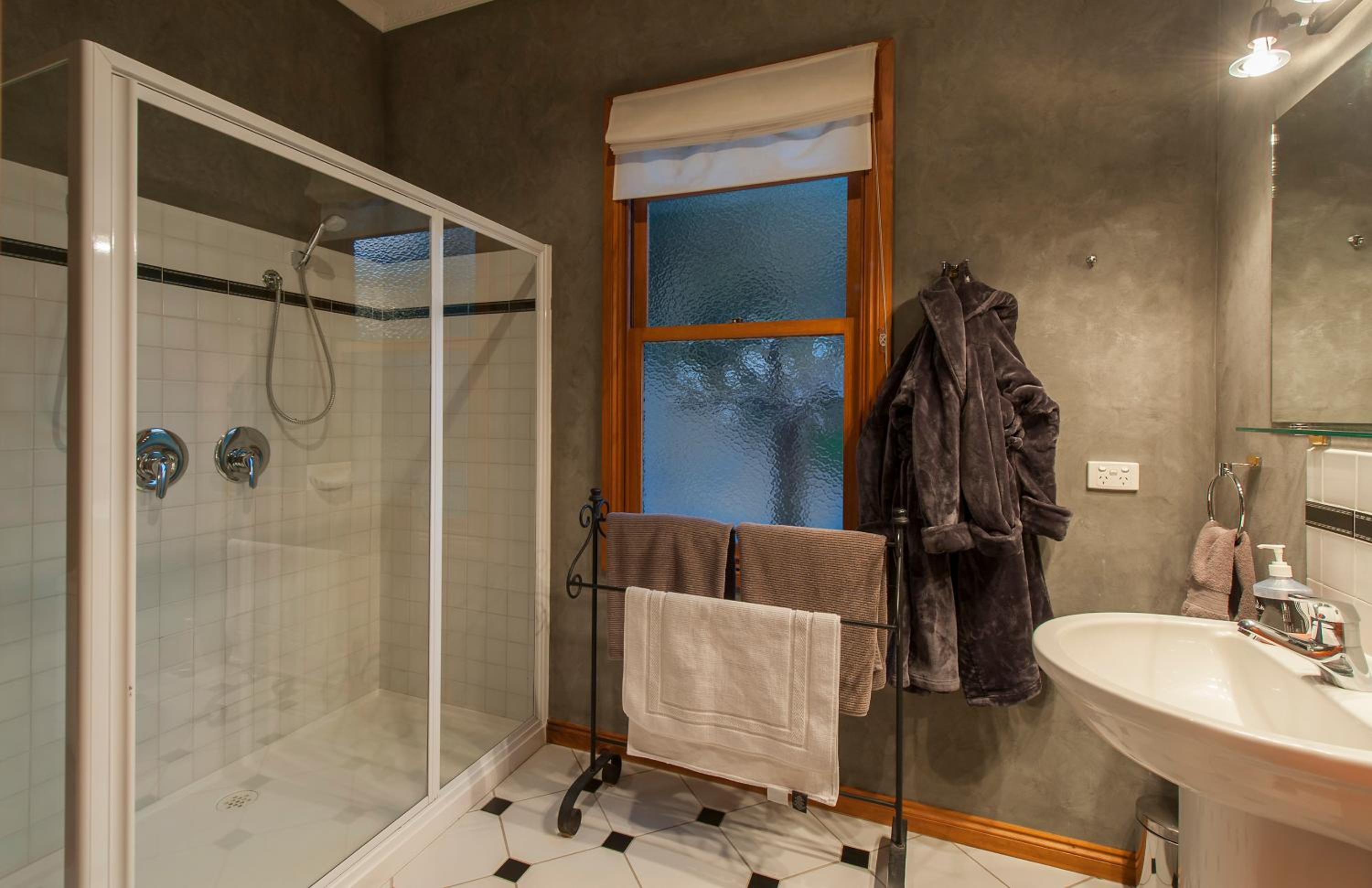 One-Bedroom Spa Cottage - Ella's photo 3
