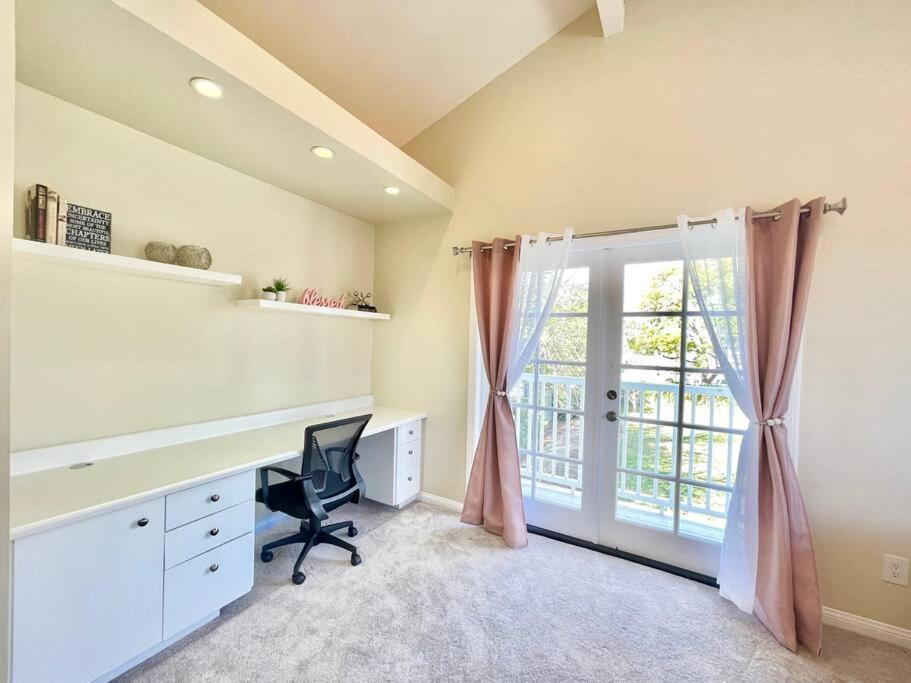 Four-Bedroom House photo 2