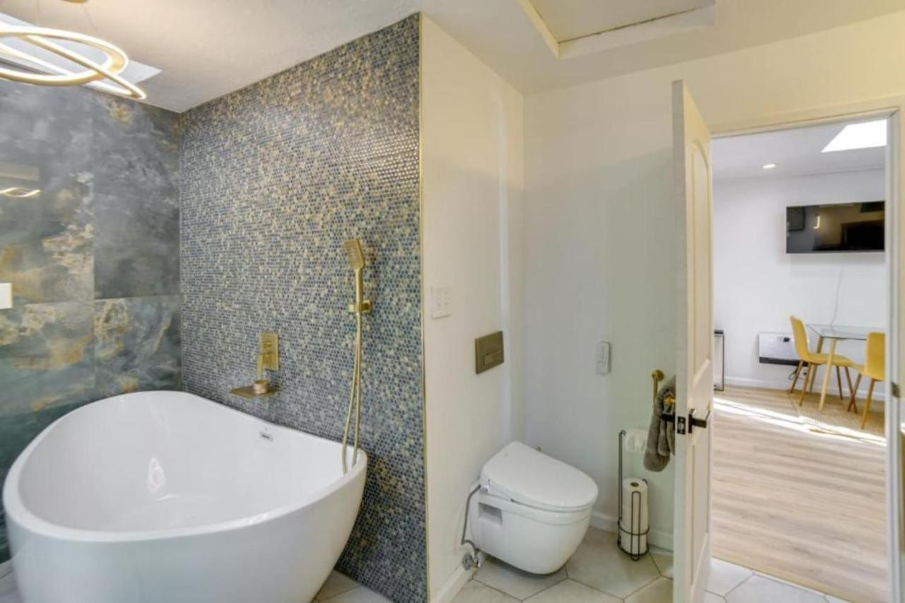 One-Bedroom House photo 1