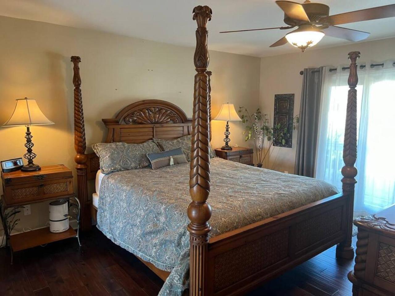 Three-Bedroom House photo 1