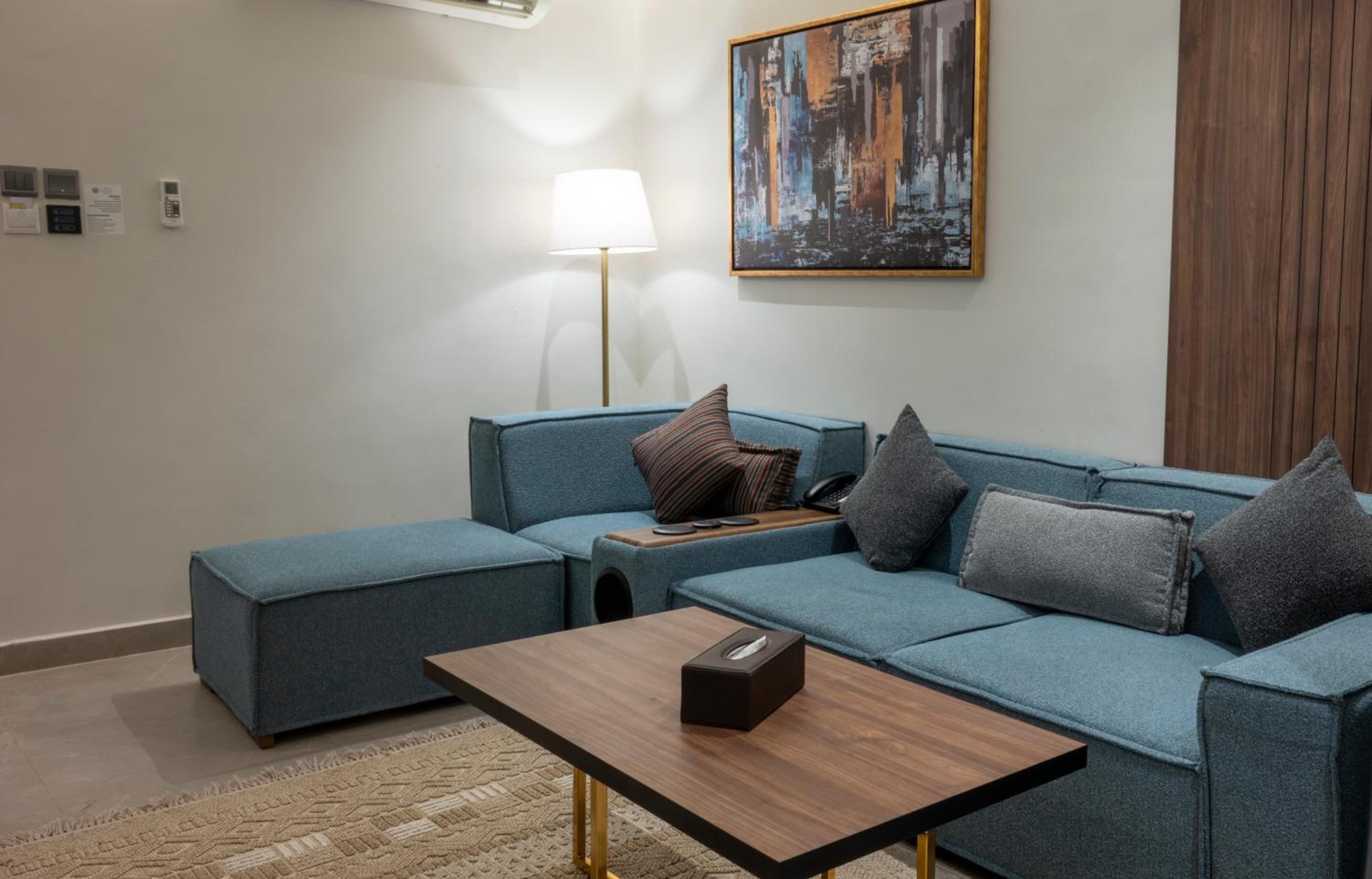 Deluxe King Suite