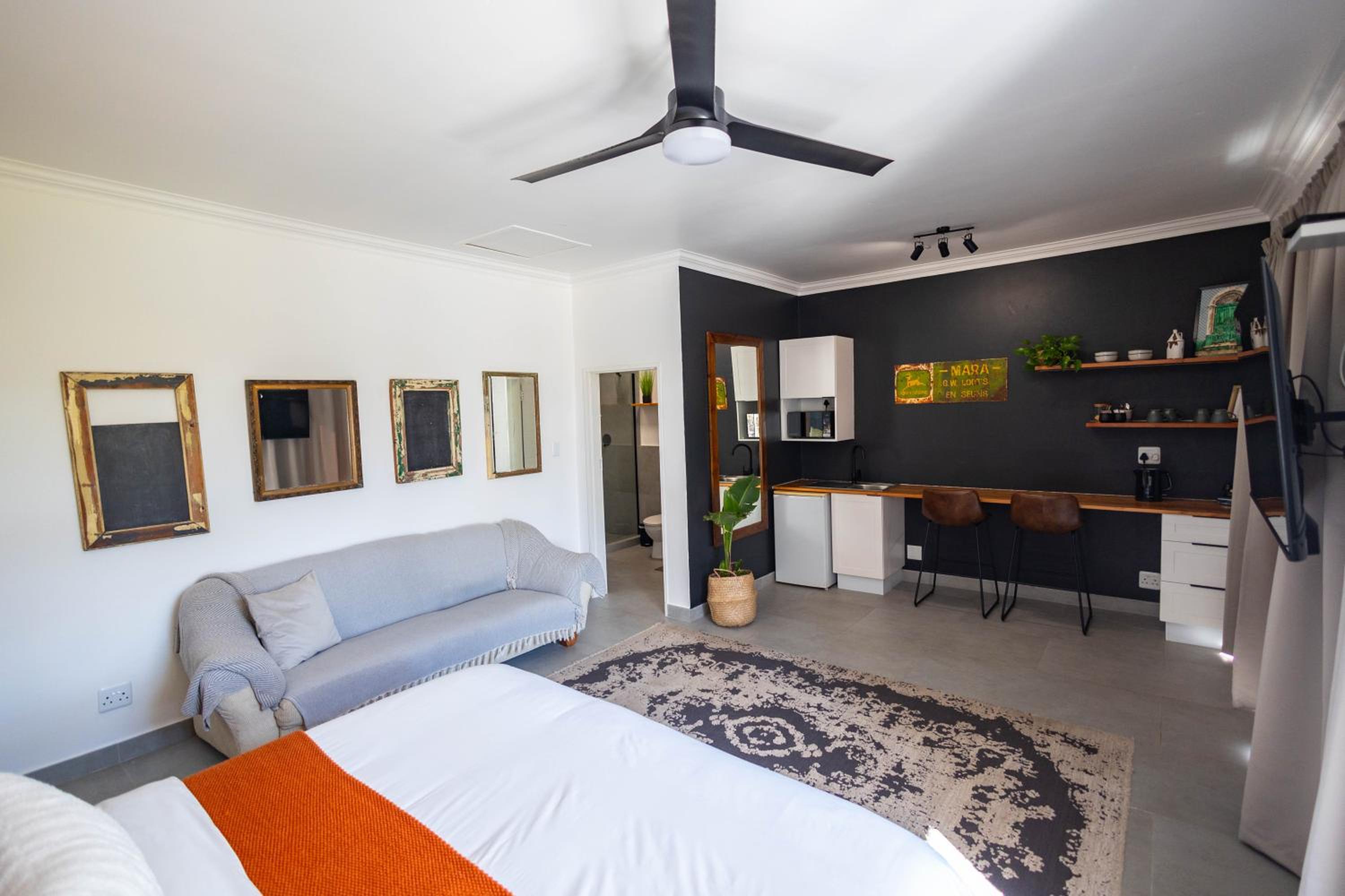Suite with Garden View - Photo 7
