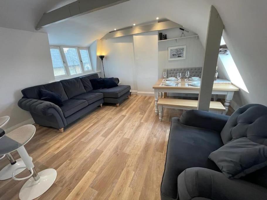 Three-Bedroom Apartment photo 3