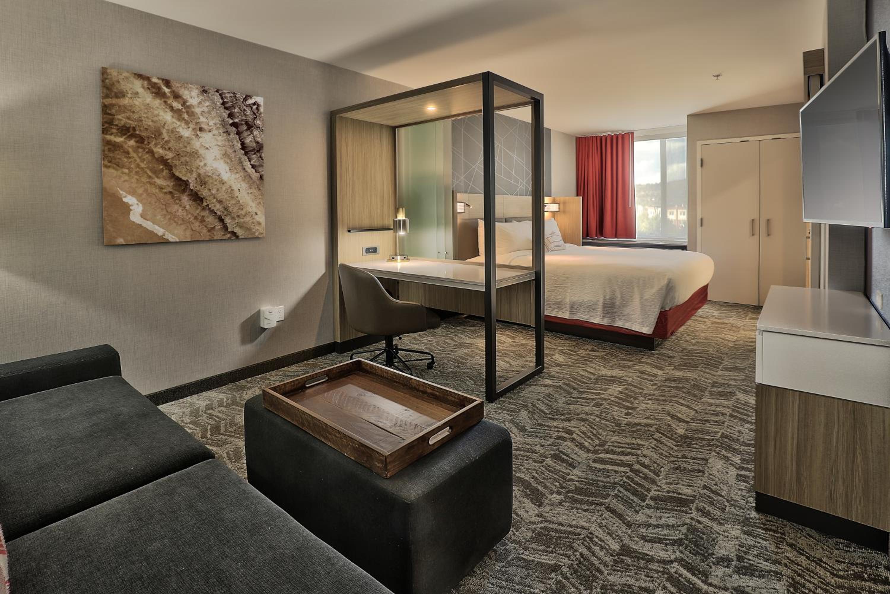 King Suite with Trundle Bed and Mountain view - Hearing Accessible - Photo 2