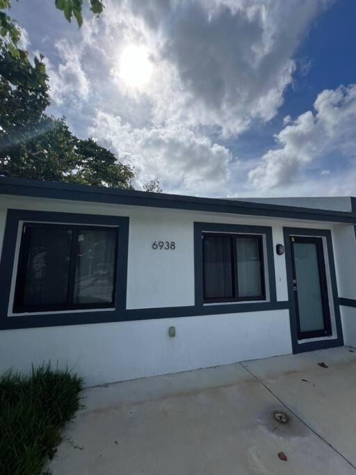 One-Bedroom House photo 2