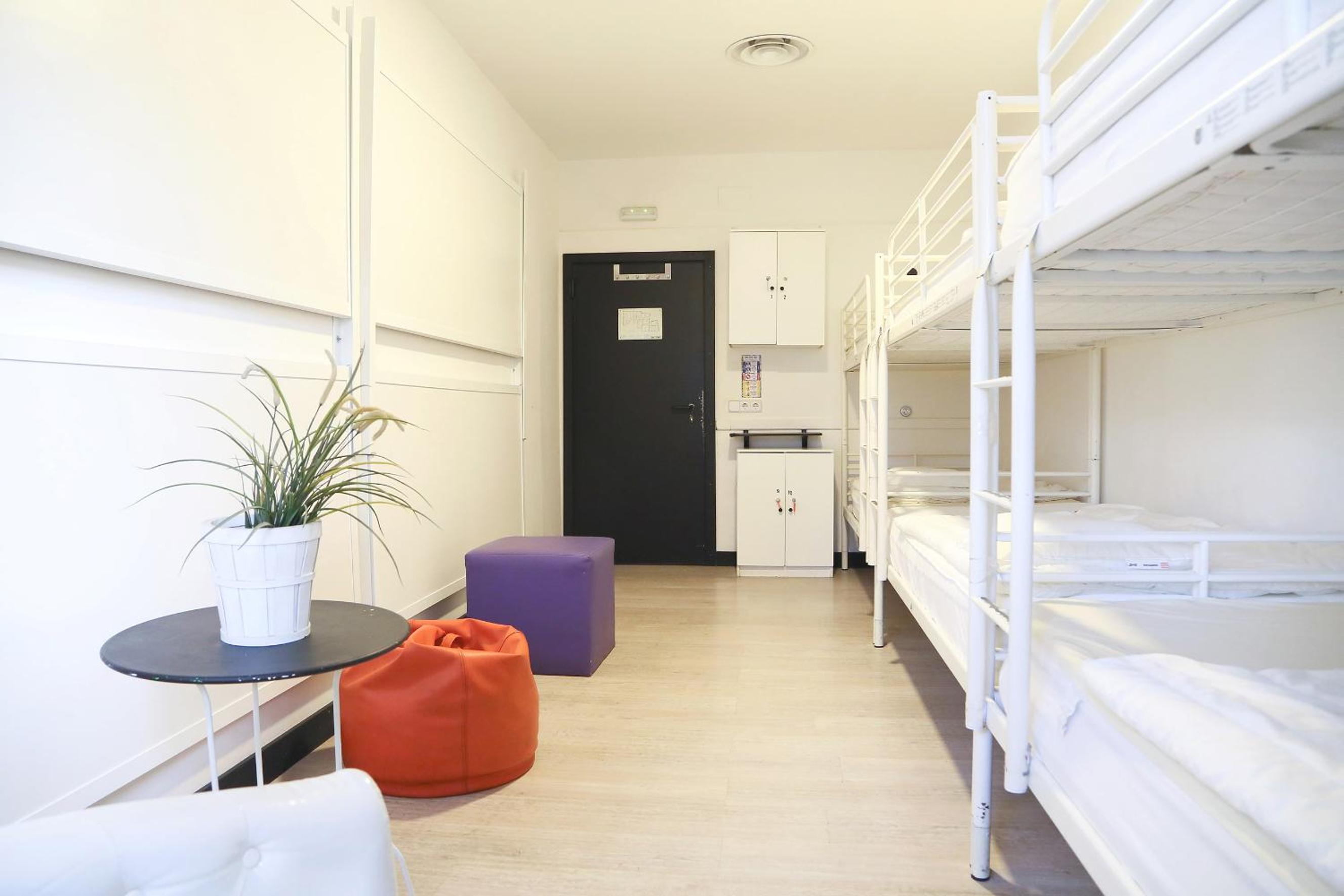 Cama en Habitación Compartida Mixta de 6 Camas
