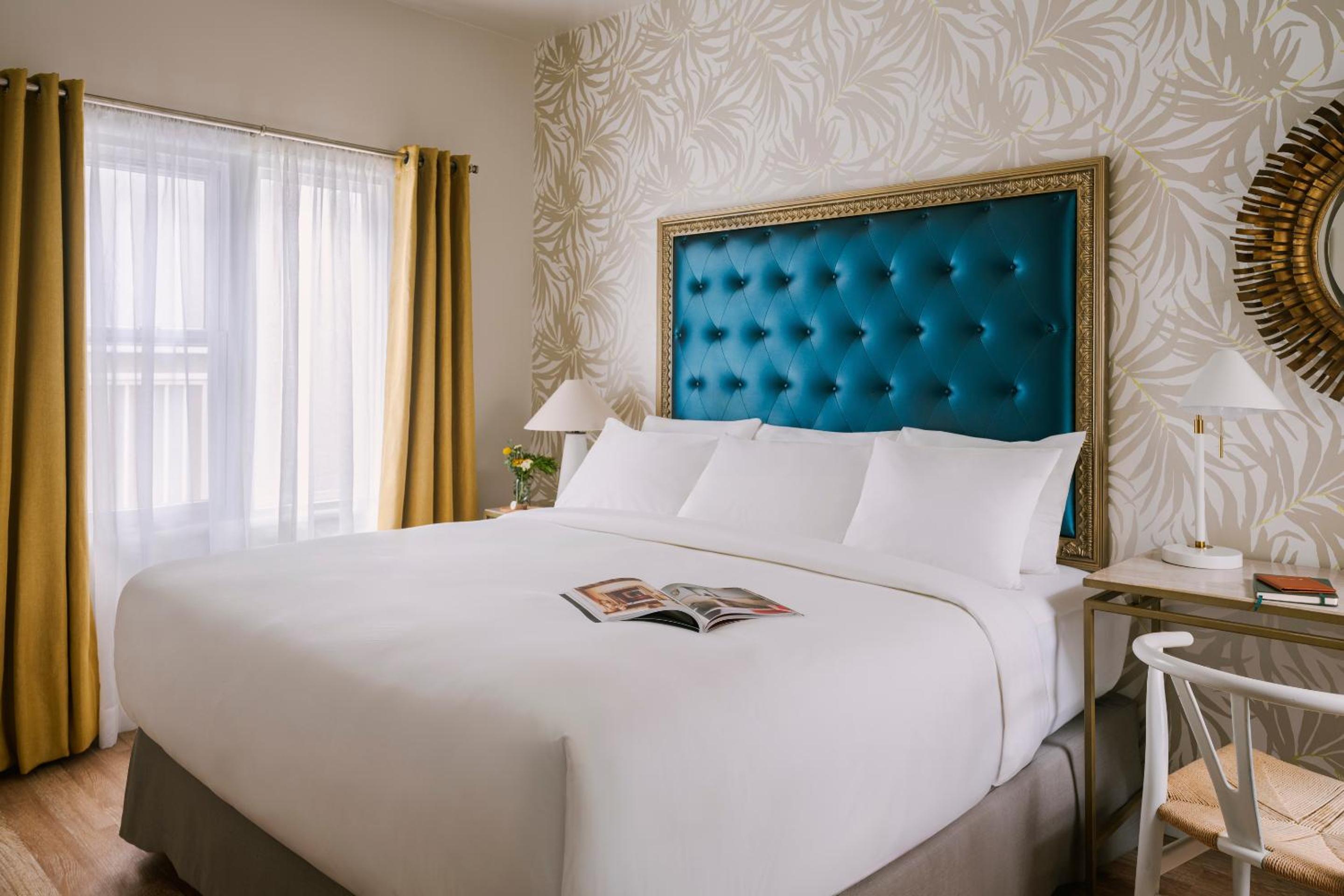 Superior King Room
