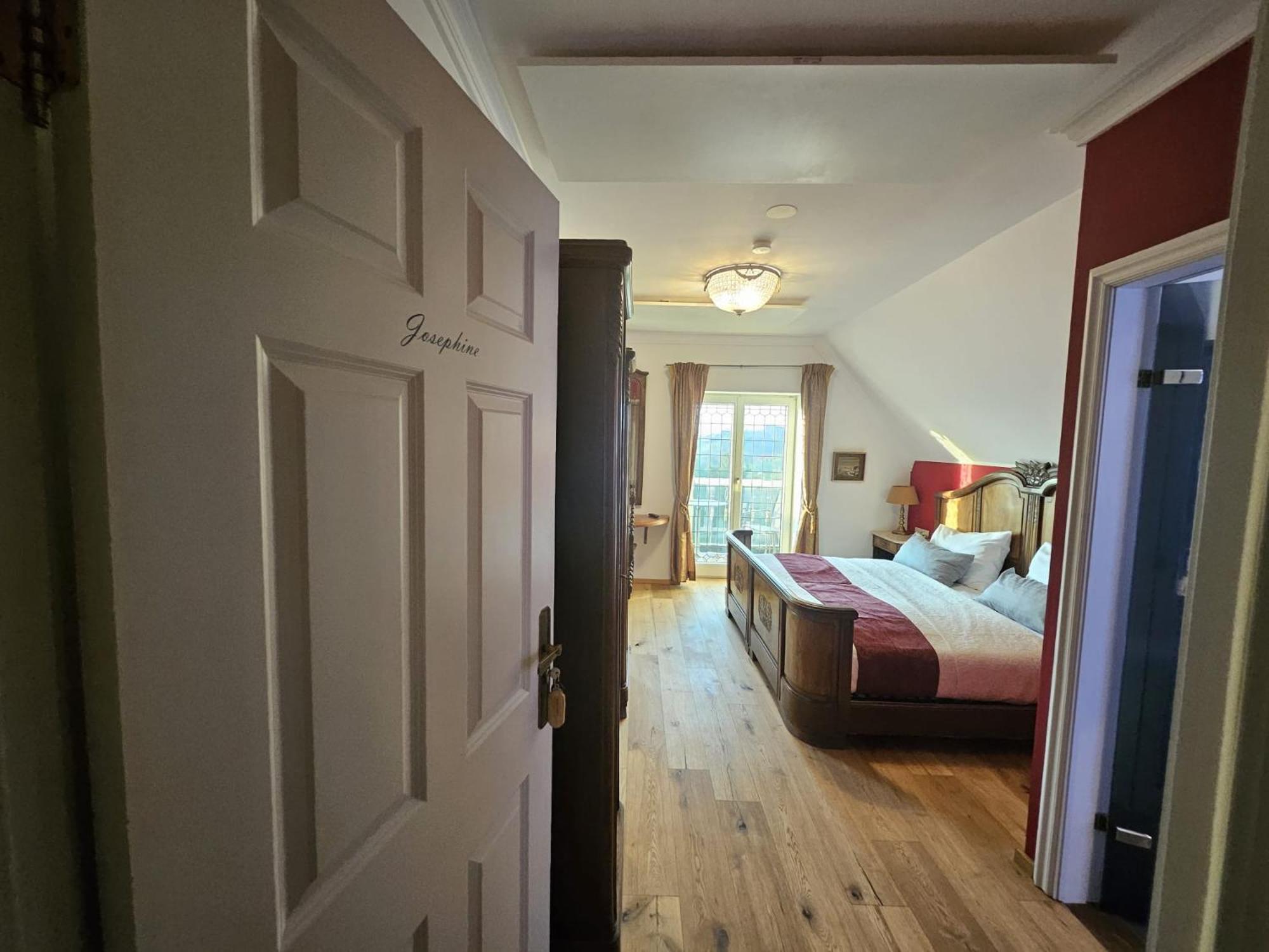 Deluxe Suite with Spa Bath