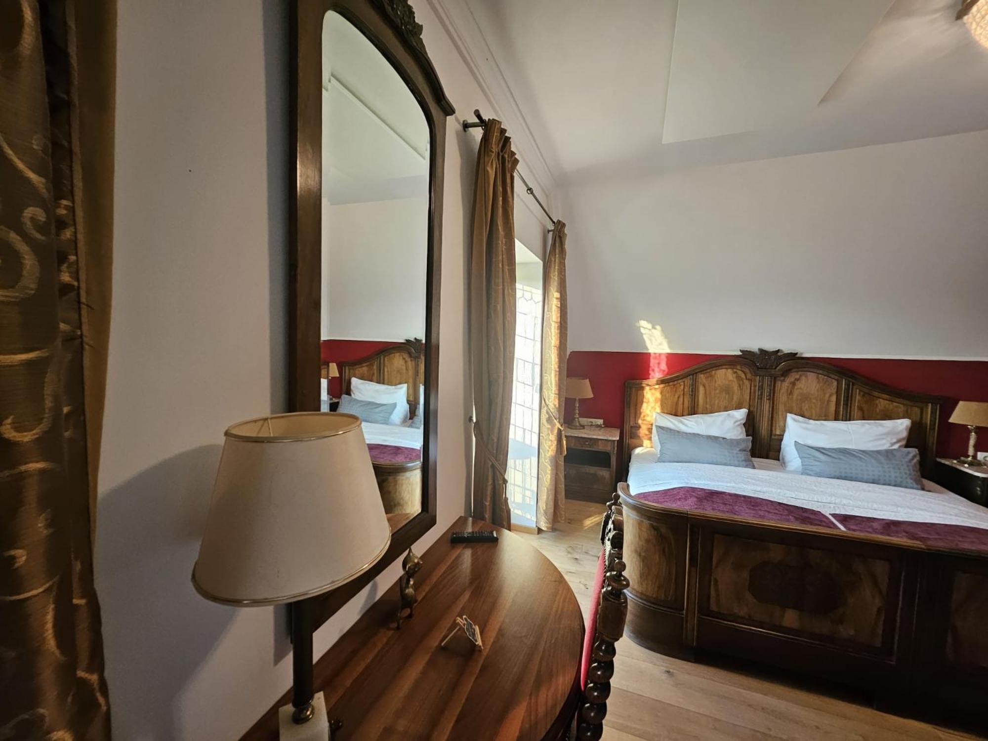 Deluxe Suite with Spa Bath photo 3