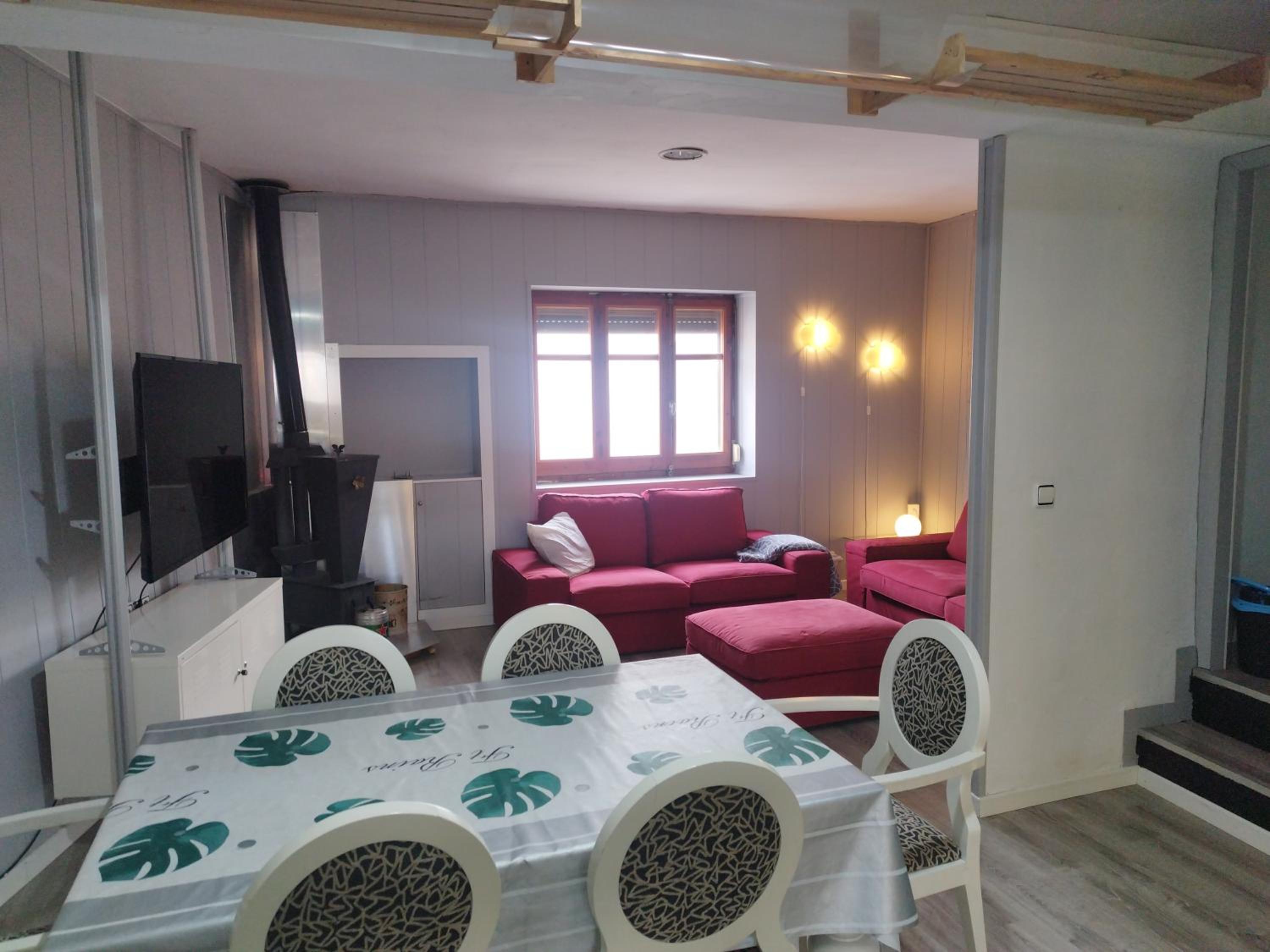 Three-Bedroom House photo 3