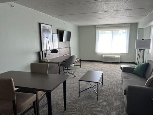 Studio Suite with One King Bed - No Pets/Non-Smoking - Photo 3