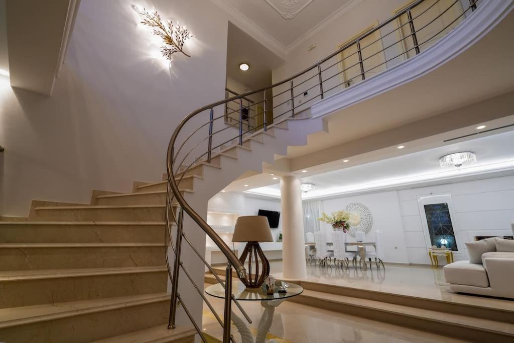 Four-Bedroom House photo 1