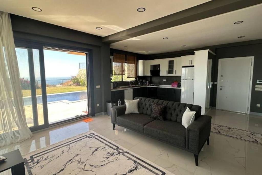 Villa photo 3