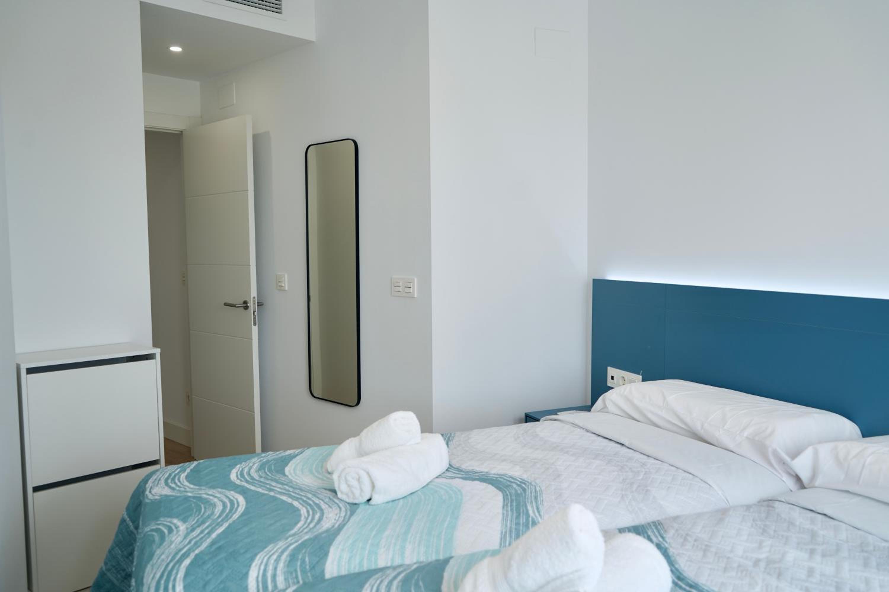 Apartamento de dos habitaciones con terraza y vista al mar